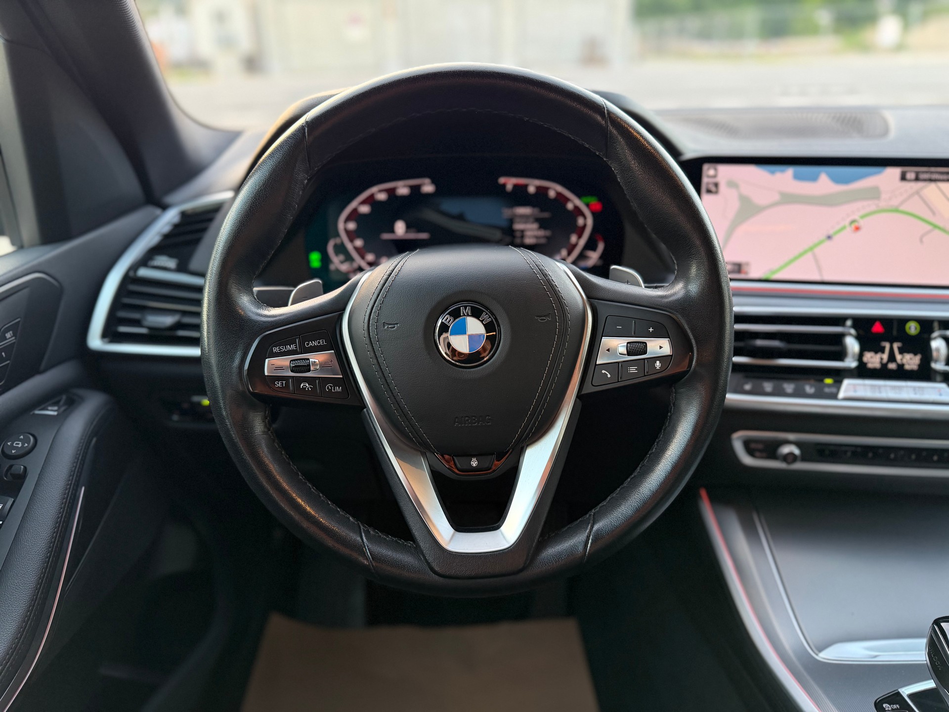 BMW X5 xDrive 48V 40i Steptronic-image-16