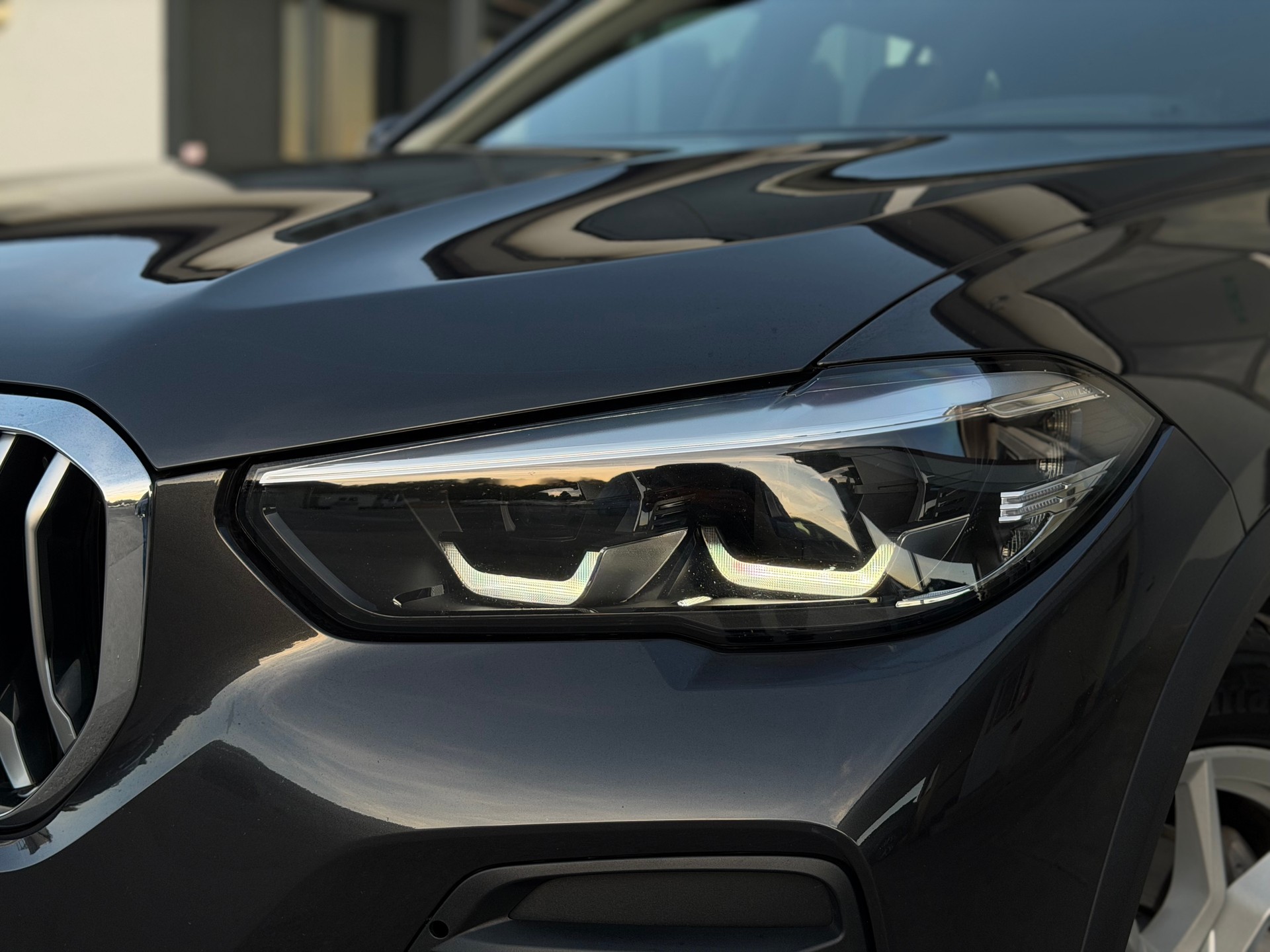 BMW X5 xDrive 48V 40i Steptronic-image-7