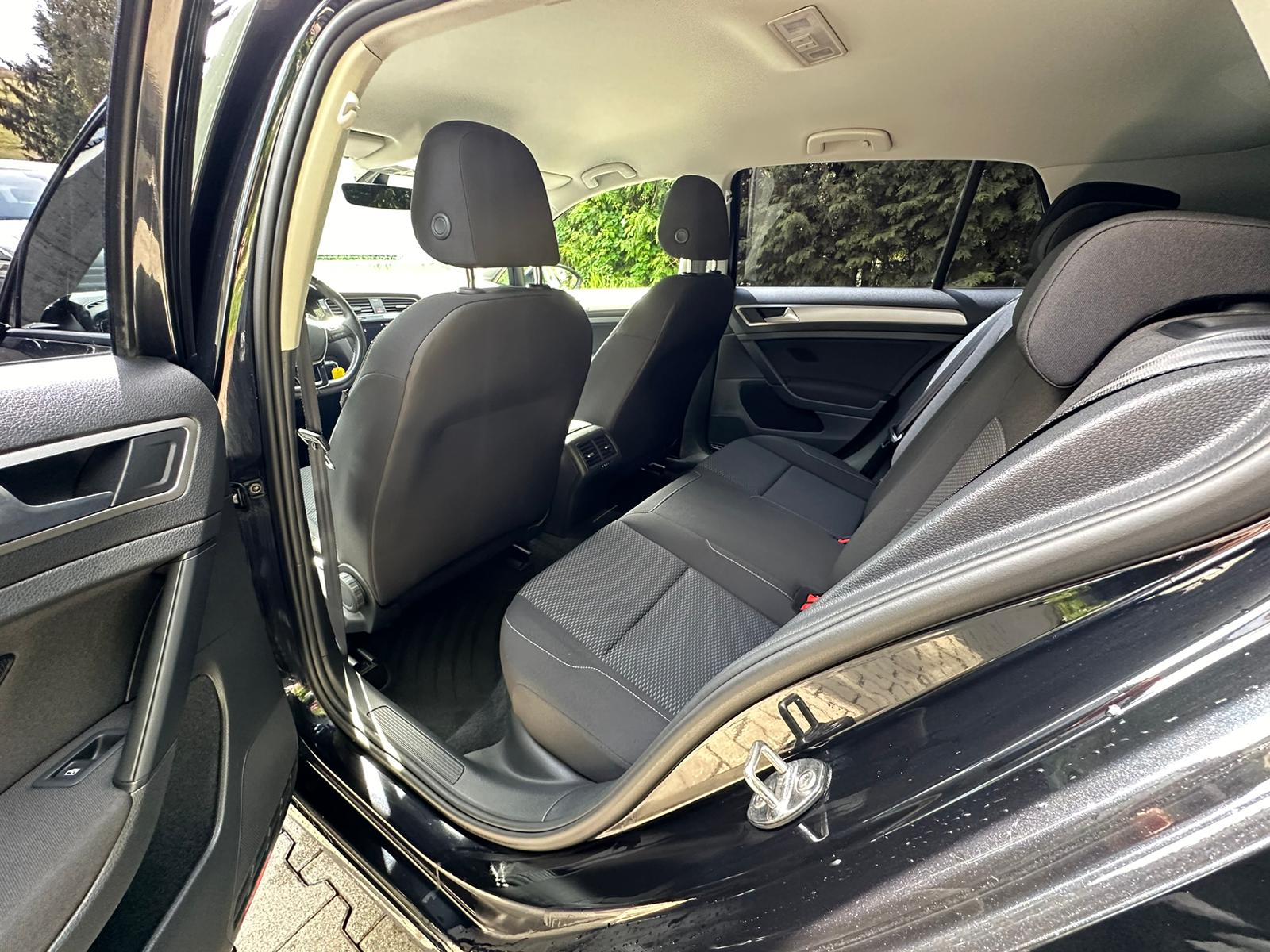 VW Golf 1.0 TSI Trendline-image-10