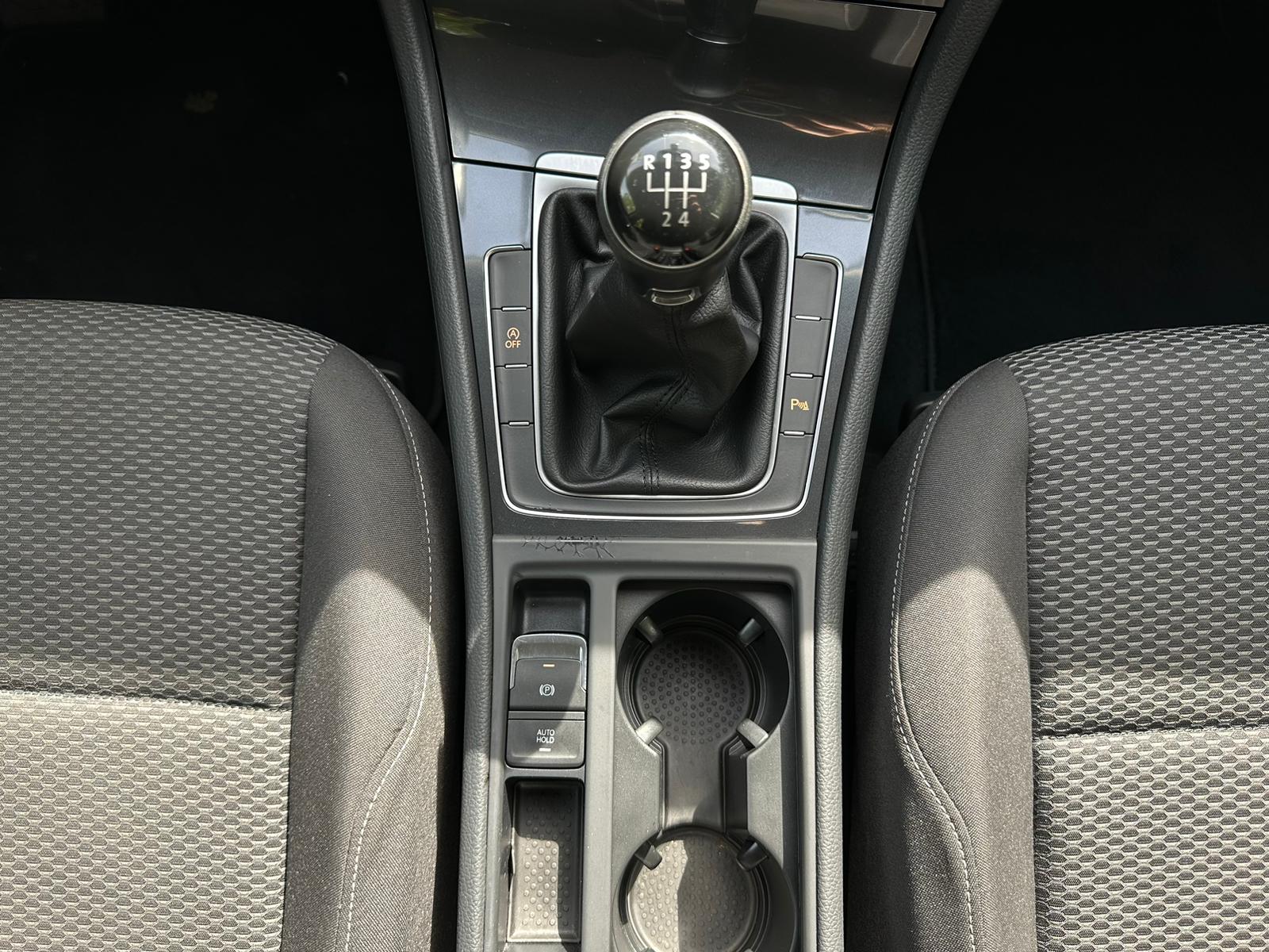 VW Golf 1.0 TSI Trendline-image-19