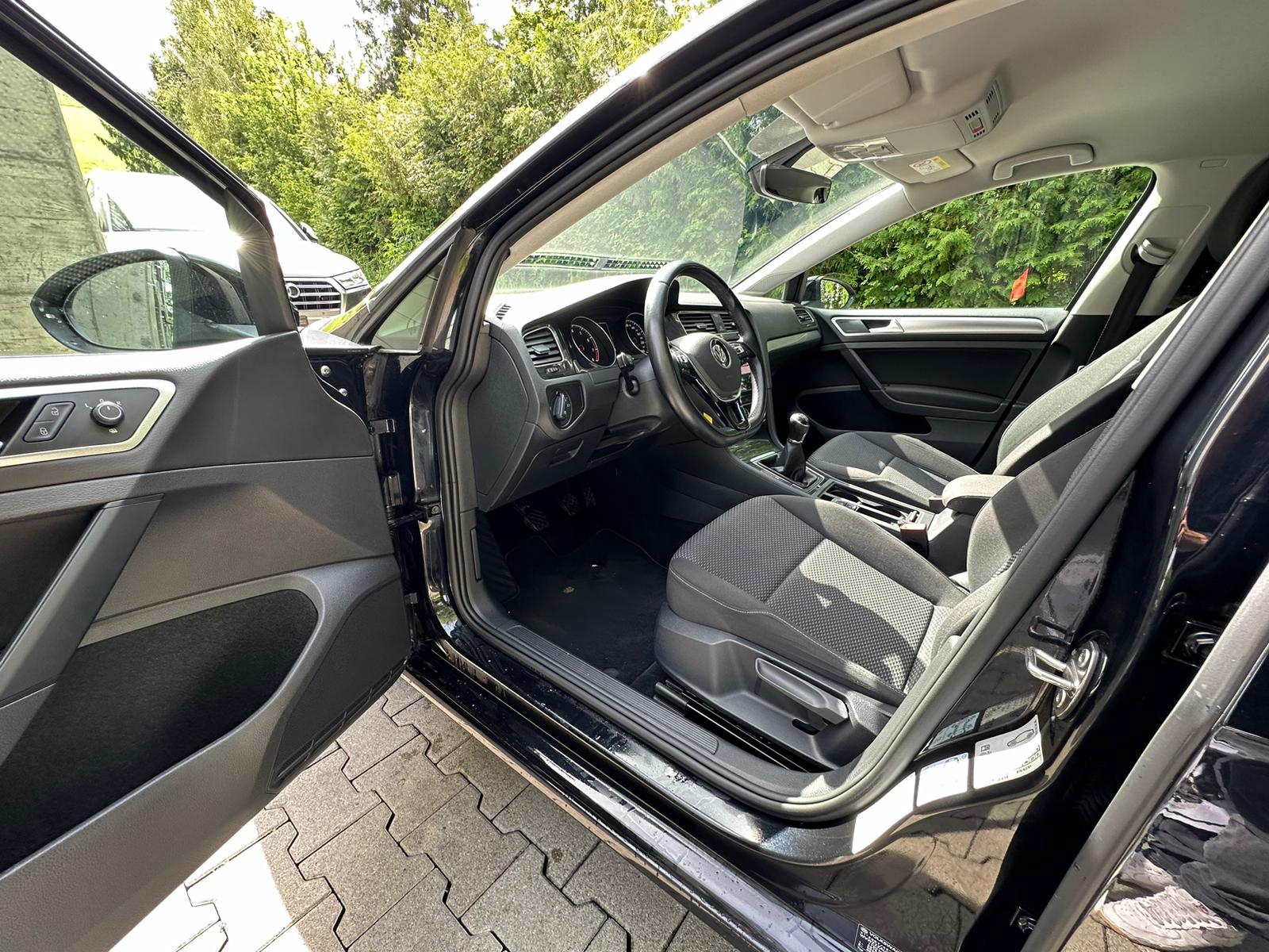 VW Golf 1.0 TSI Trendline-image-8