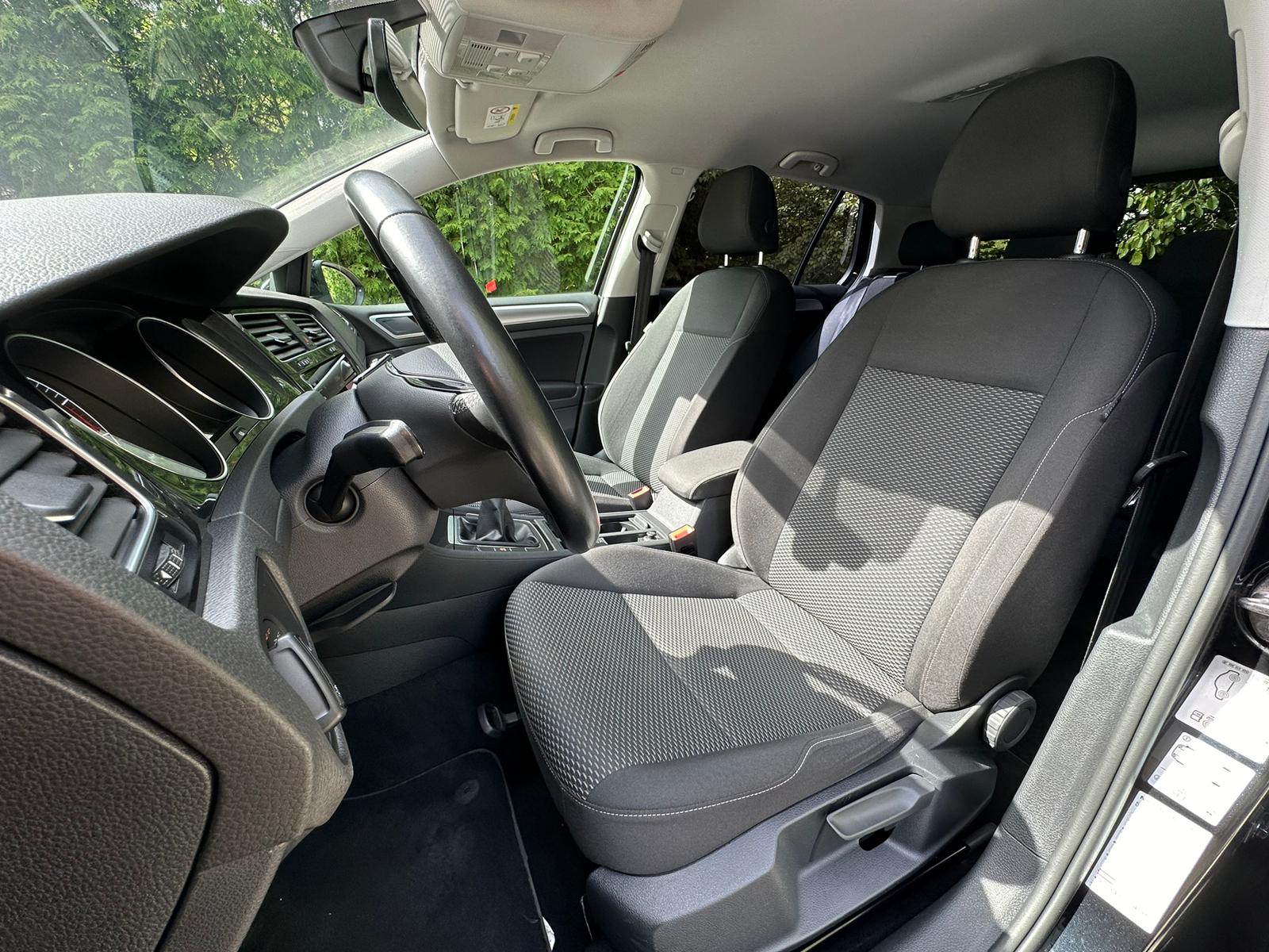 VW Golf 1.0 TSI Trendline-image-9