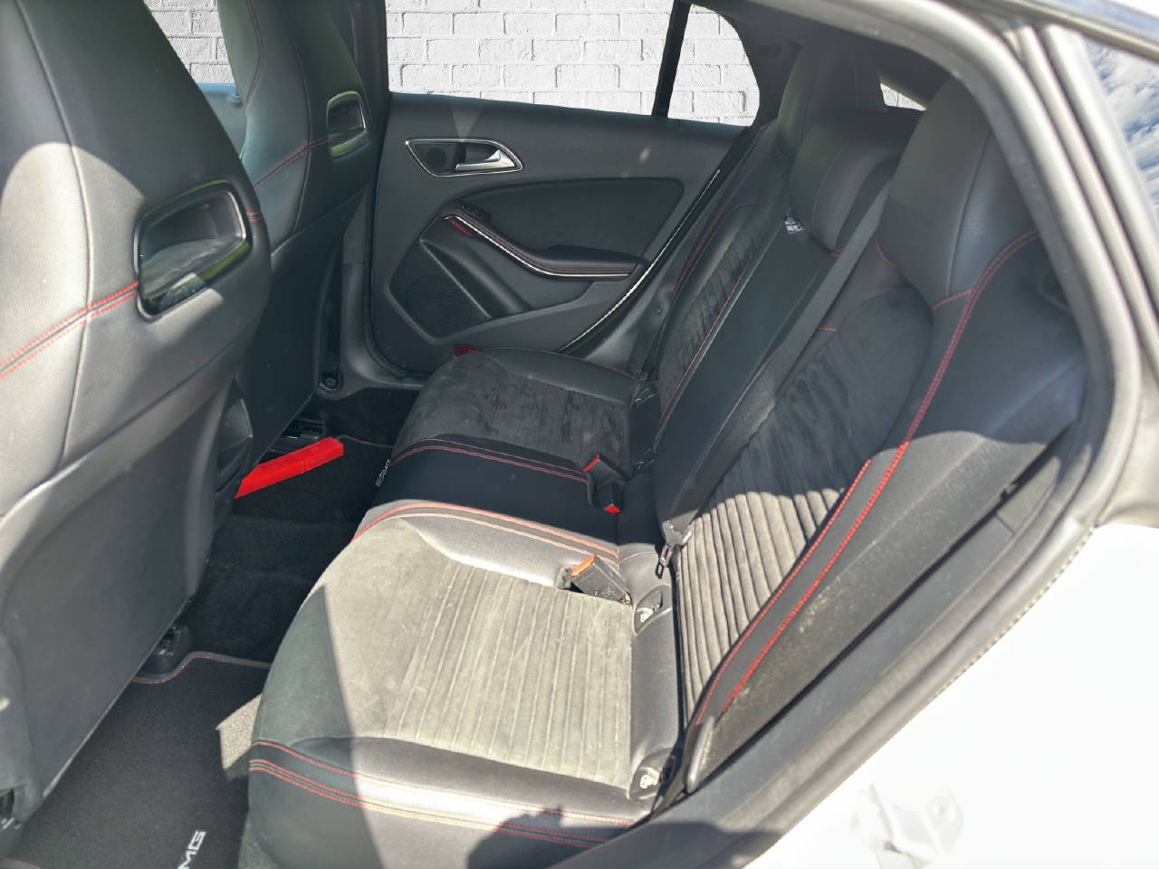 MERCEDES-BENZ CLA 250 AMG Line 4m Shooting Brake-image-10