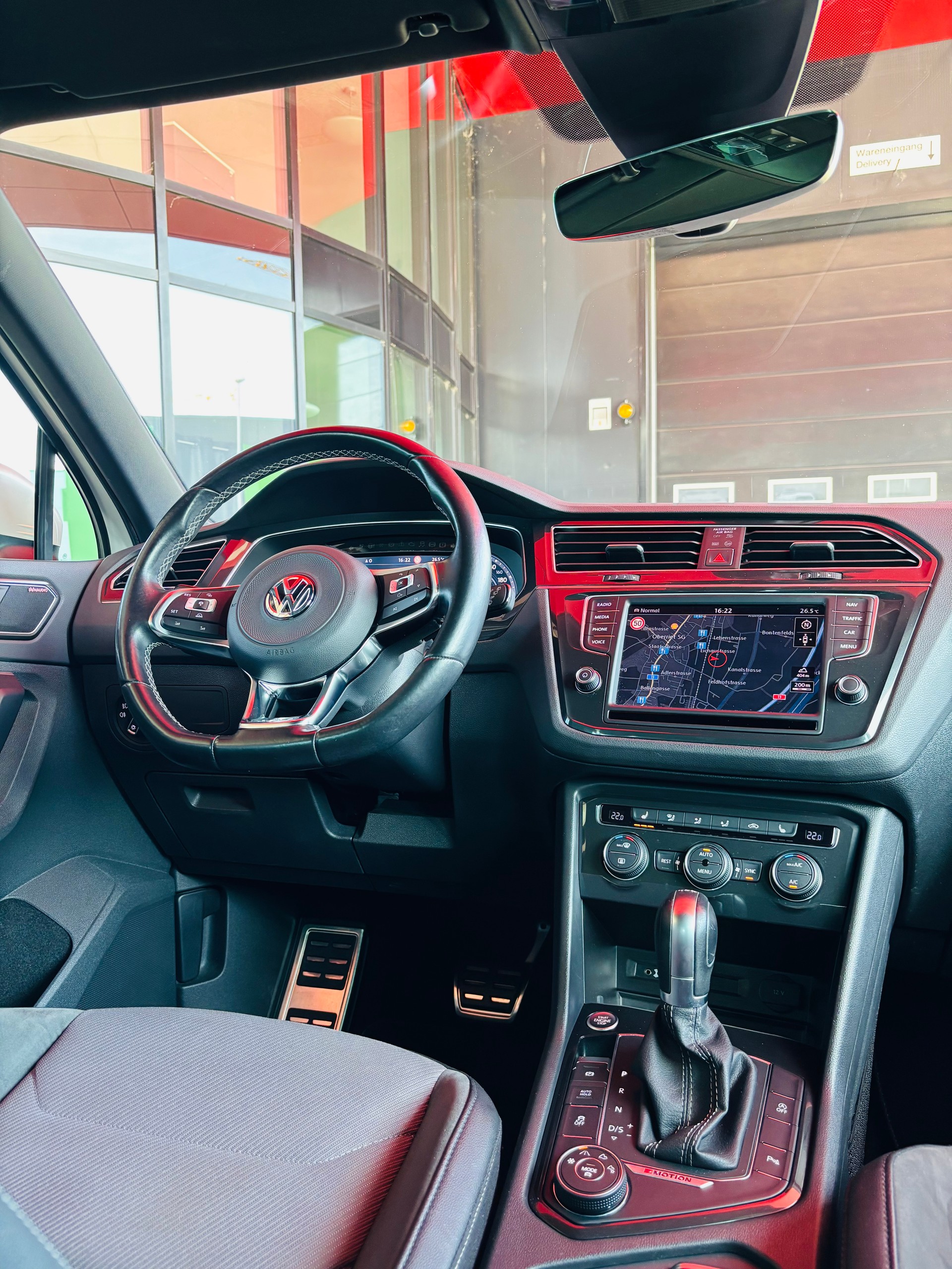VW Tiguan 2.0 TDI SCR Highline 4Motion DSG-image-13