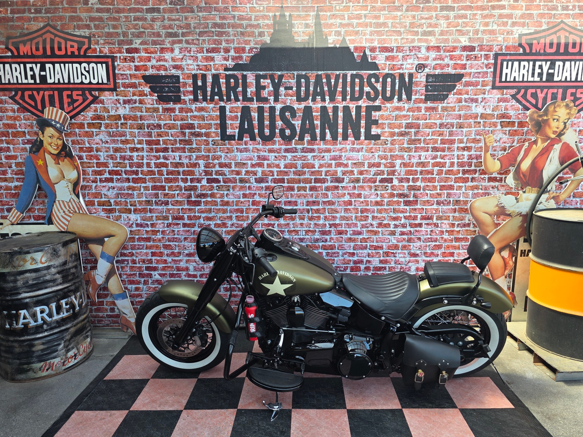HARLEY-DAVIDSON FLSS Softail Slim S110 ABS-showroom-element-1