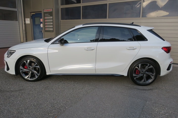 AUDI A3 Sportback 40 TFSI S line quattro S-tronic-image-3