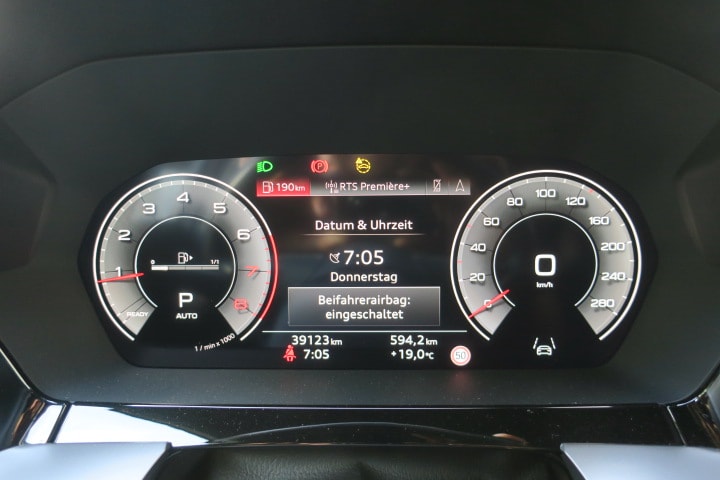 AUDI A3 Sportback 40 TFSI S line quattro S-tronic-image-8