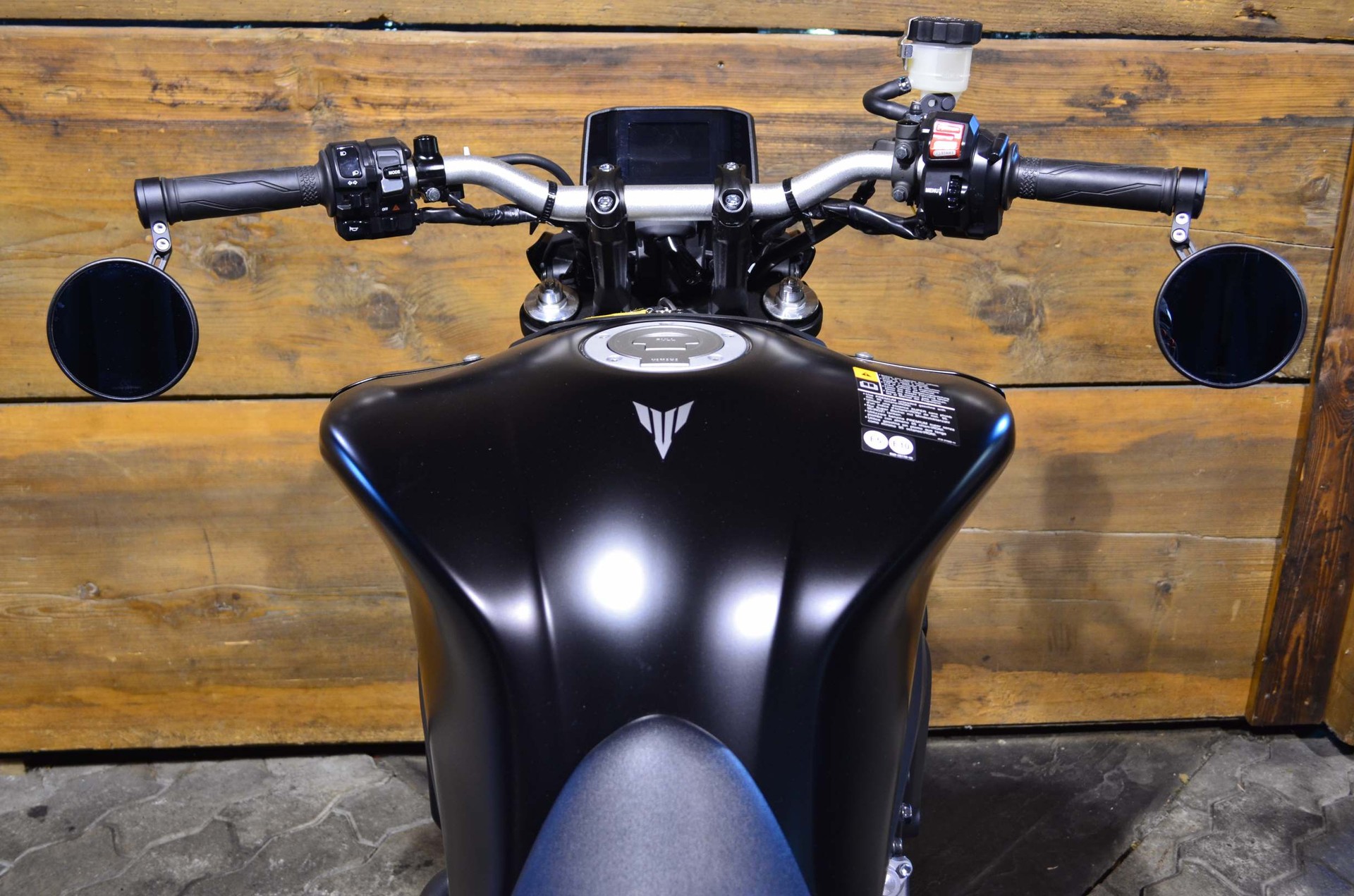 YAMAHA MT-09 ABS-image-2