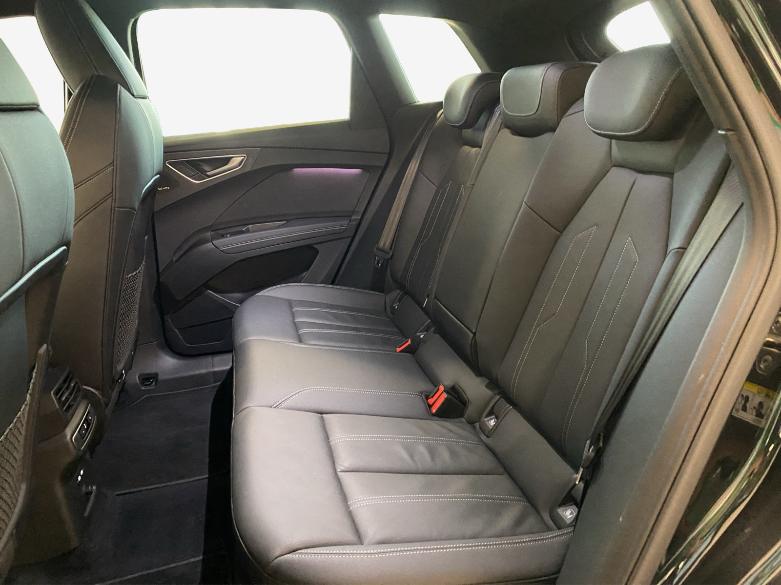 AUDI Q4 e-tron 40-image-12