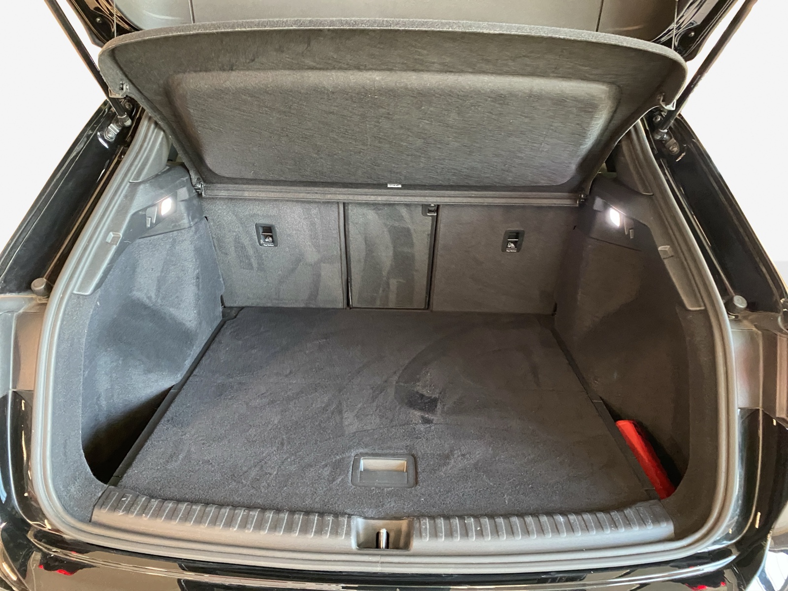 AUDI Q4 e-tron 40-image-13