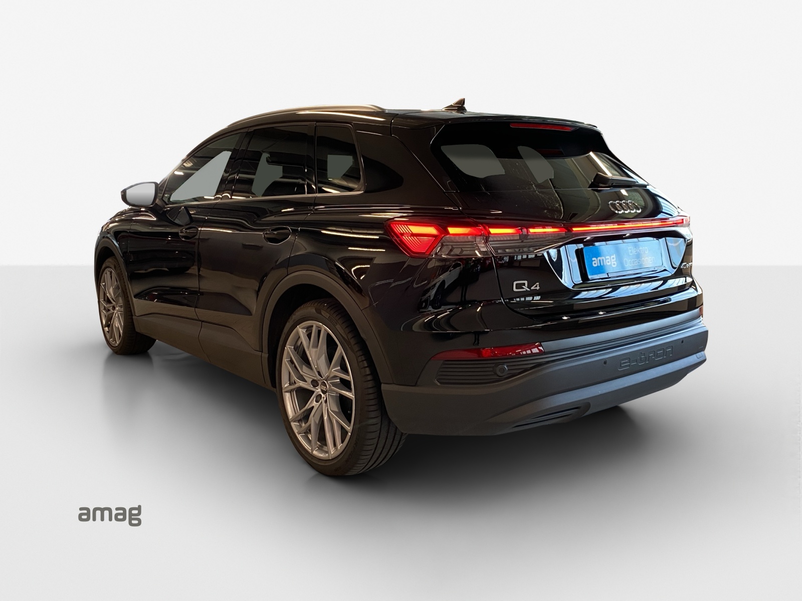 AUDI Q4 e-tron 40-showroom-element-2