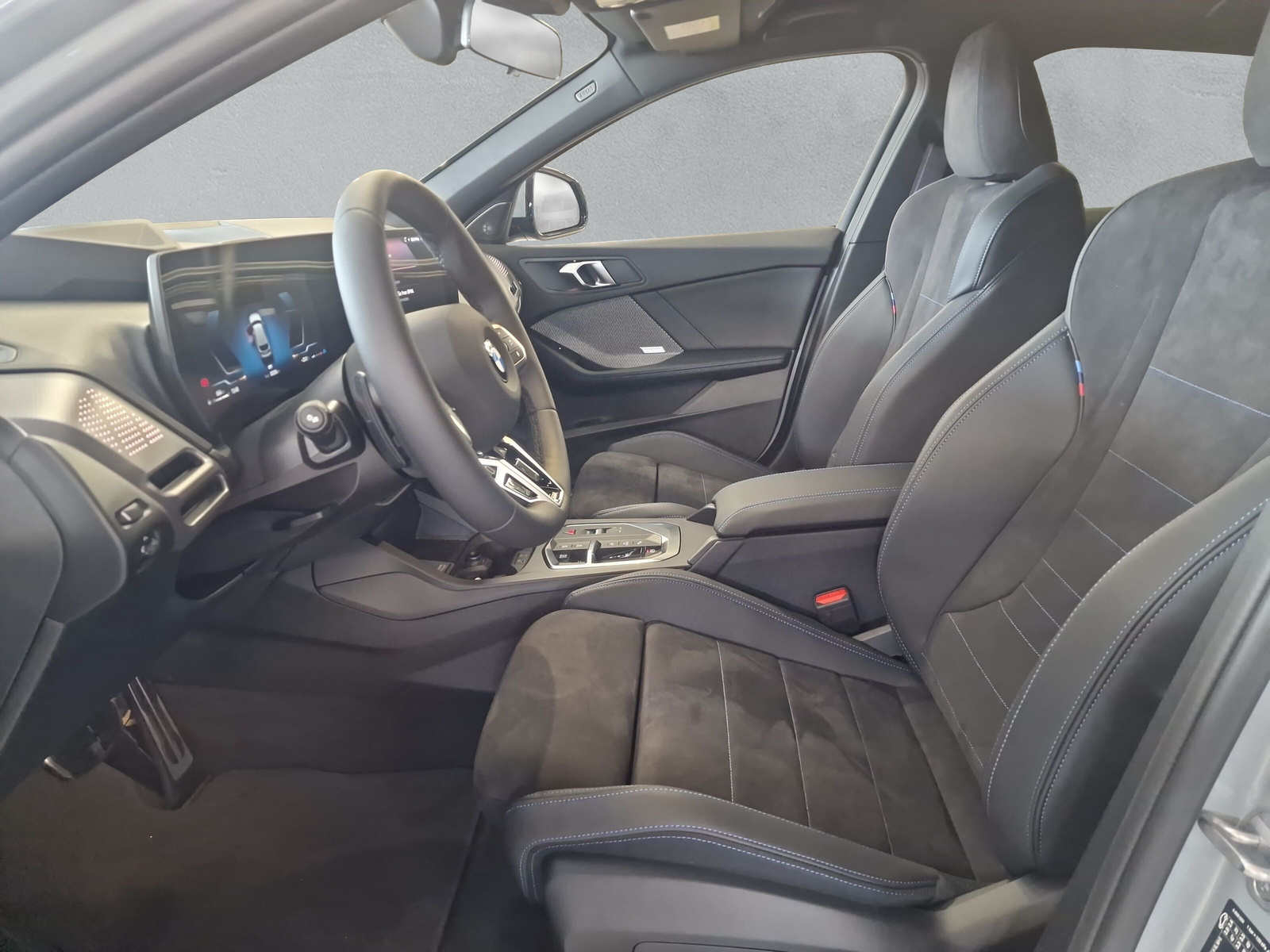 BMW 123 xDrive M Sport Pro Steptronic-image-11
