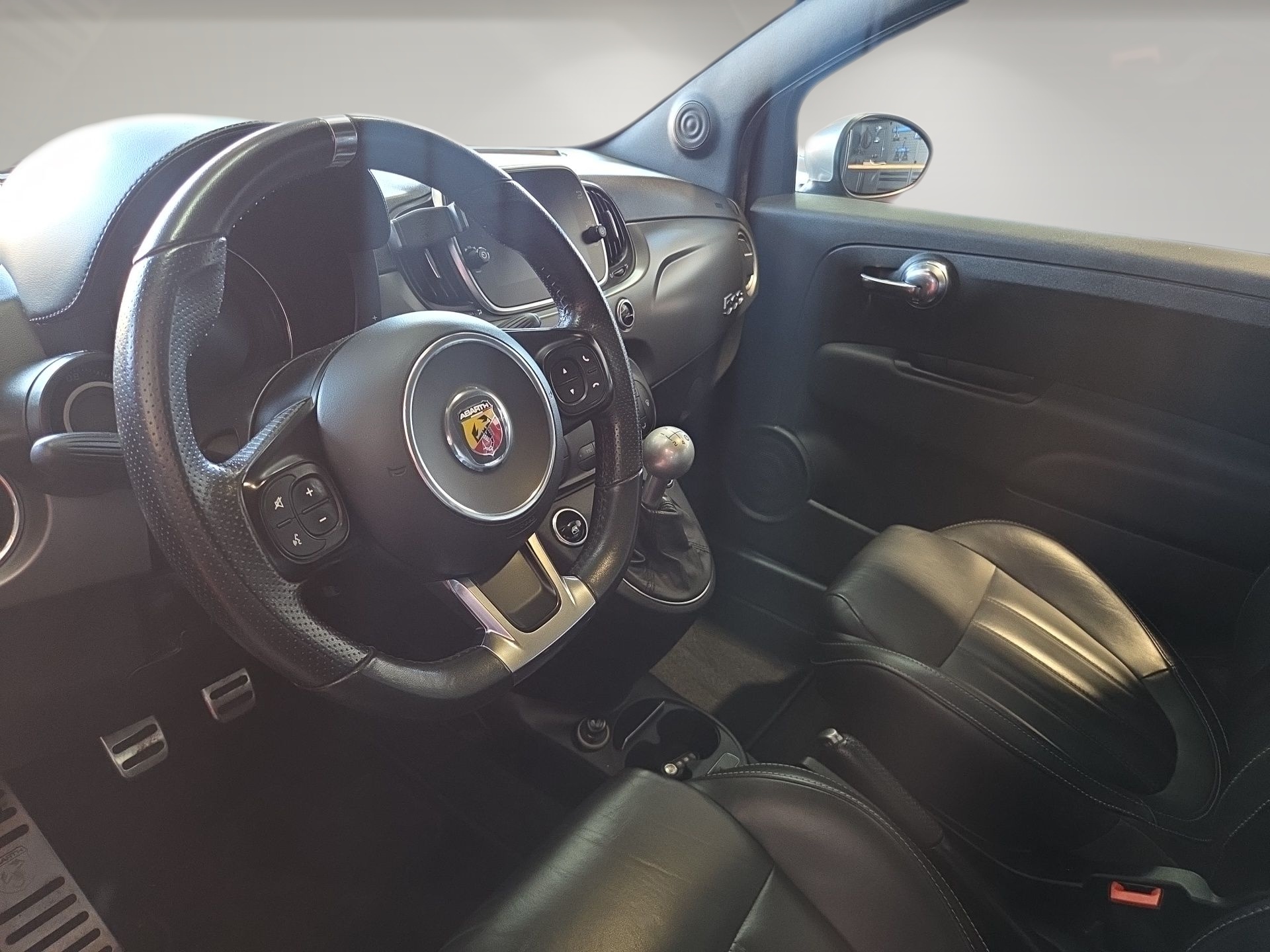 FIAT 595 1.4 16V Turbo Abarth Turismo-image-4