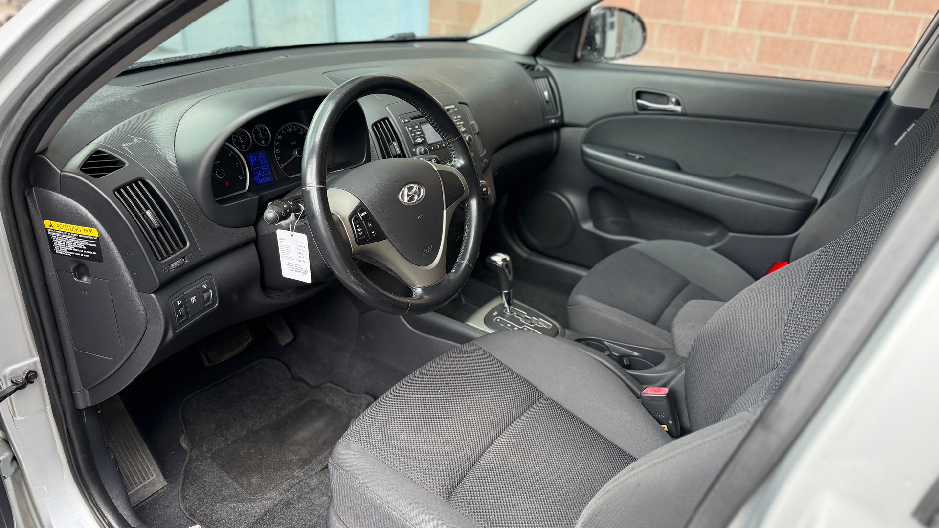 HYUNDAI i30 Wagon 1.6 Style Automatic-image-2