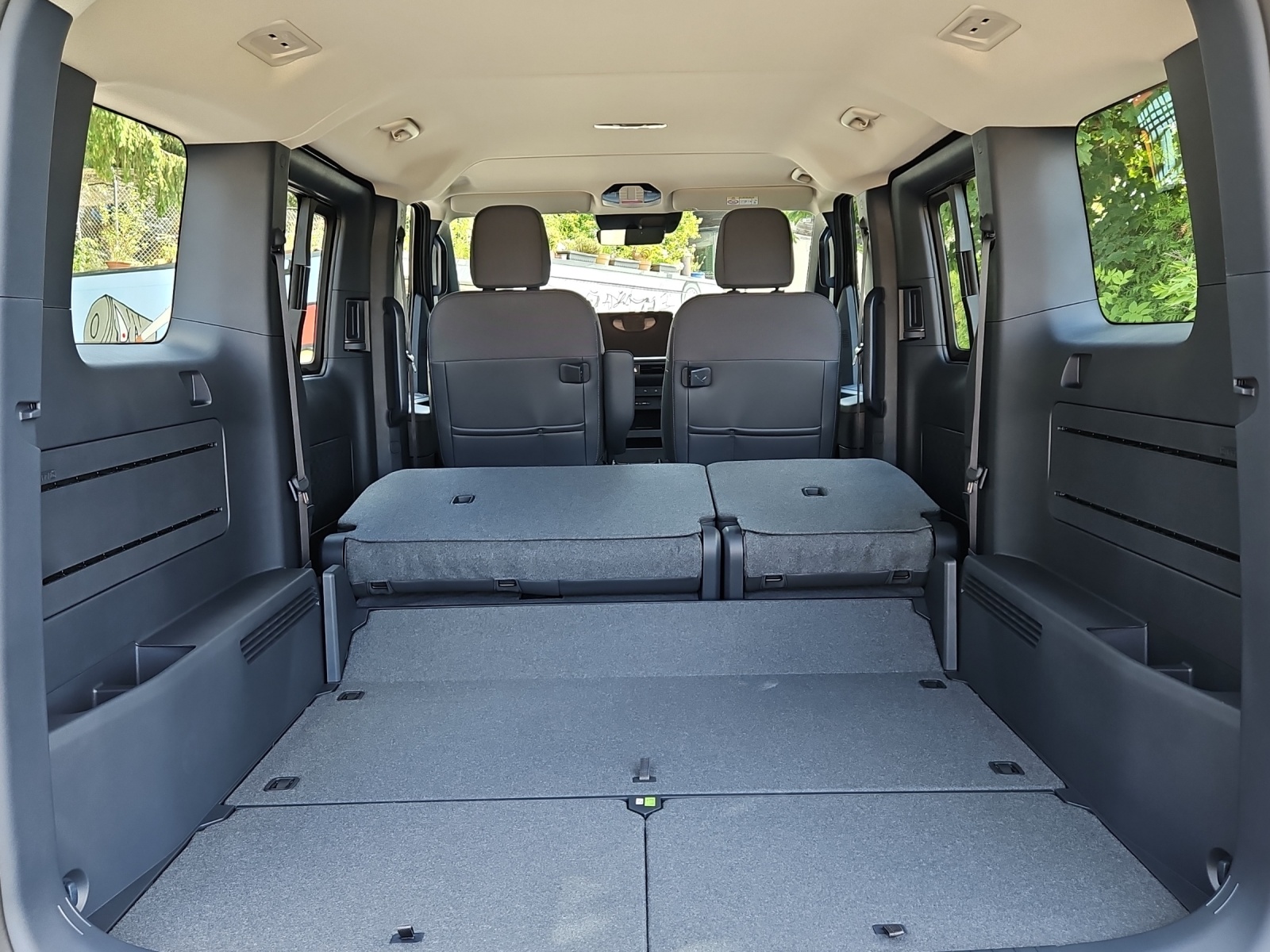 KIA PV5 Passenger 51.5 kWh Elite-image-9