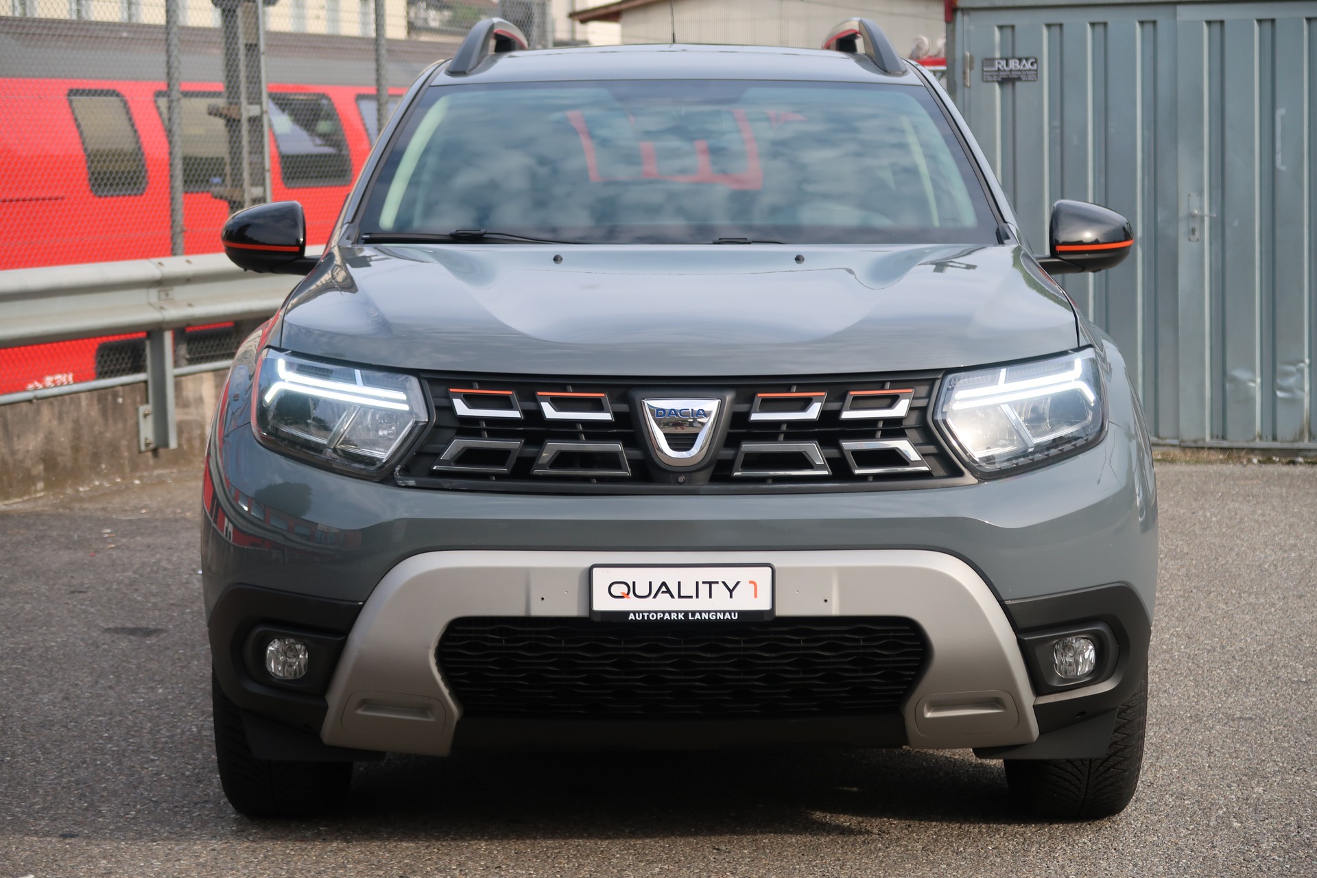 DACIA Duster TCe 150 Extreme EDC 4x2-showroom-element-1