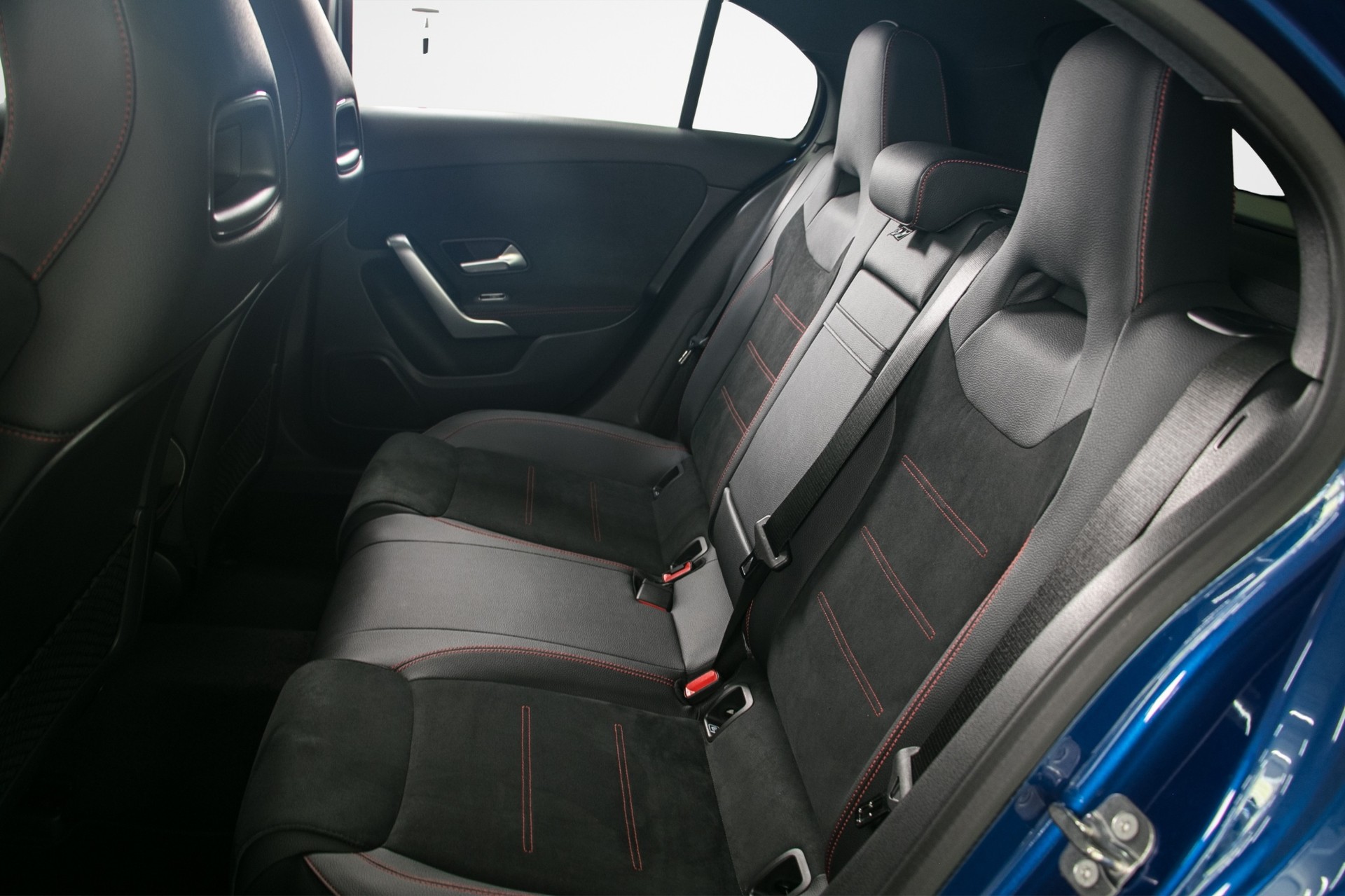 MERCEDES-BENZ A 250 e 8G-DCT-image-12