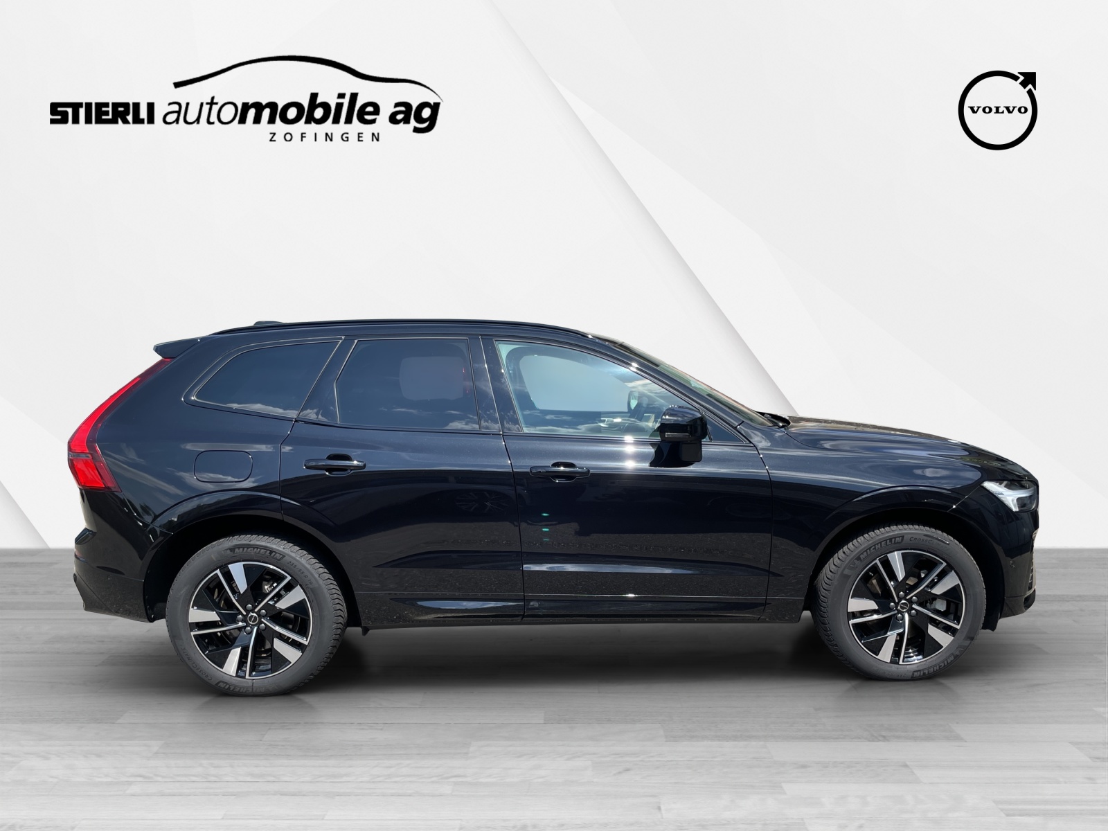 VOLVO XC60 2.0 T6 TE Plus Dark eAWD-showroom-element-3