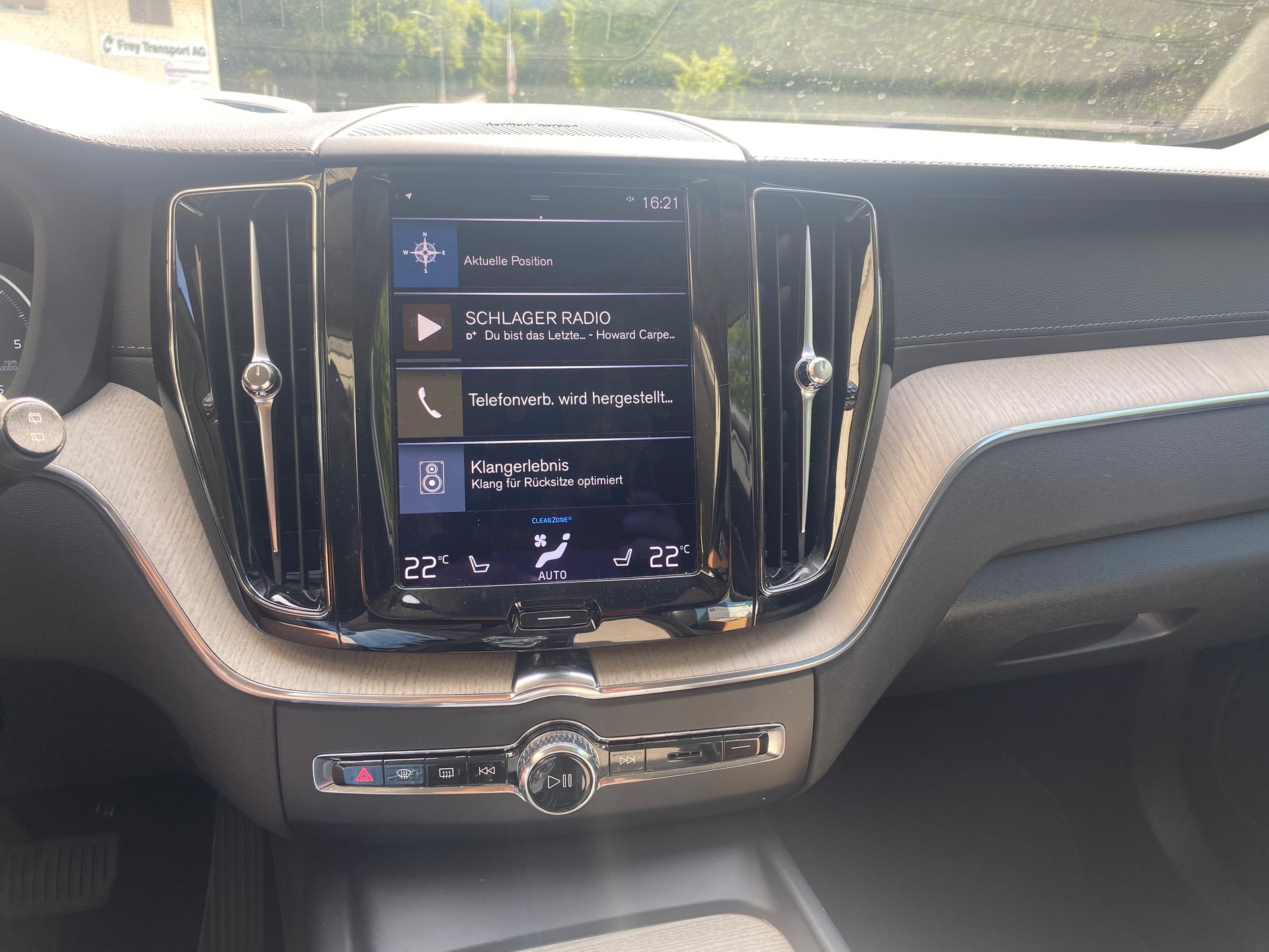 VOLVO XC60 B4 Diesel Mild Hybrid AWD Inscription Geartronic-image-8