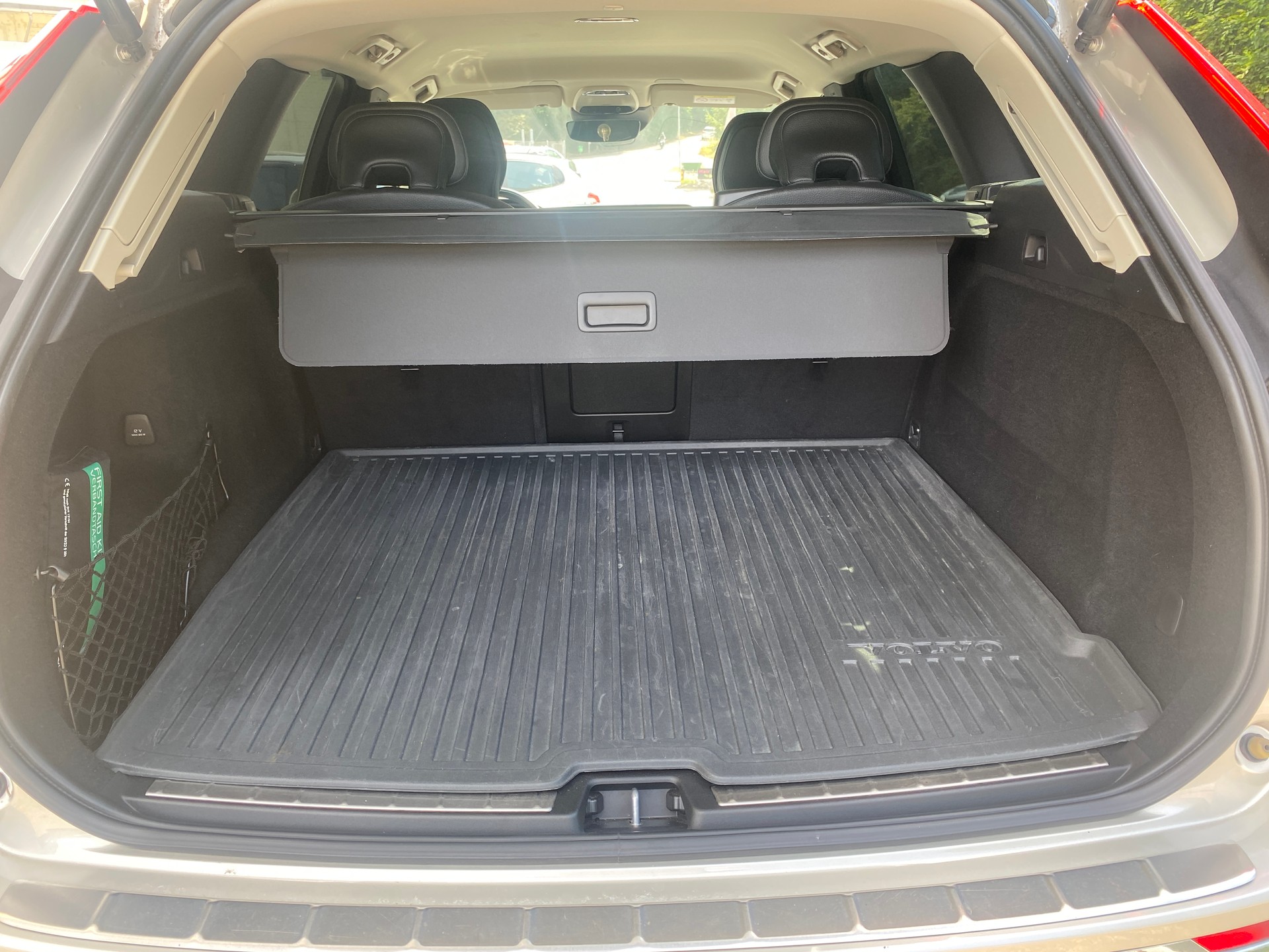 VOLVO XC60 B4 Diesel Mild Hybrid AWD Inscription Geartronic-image-12