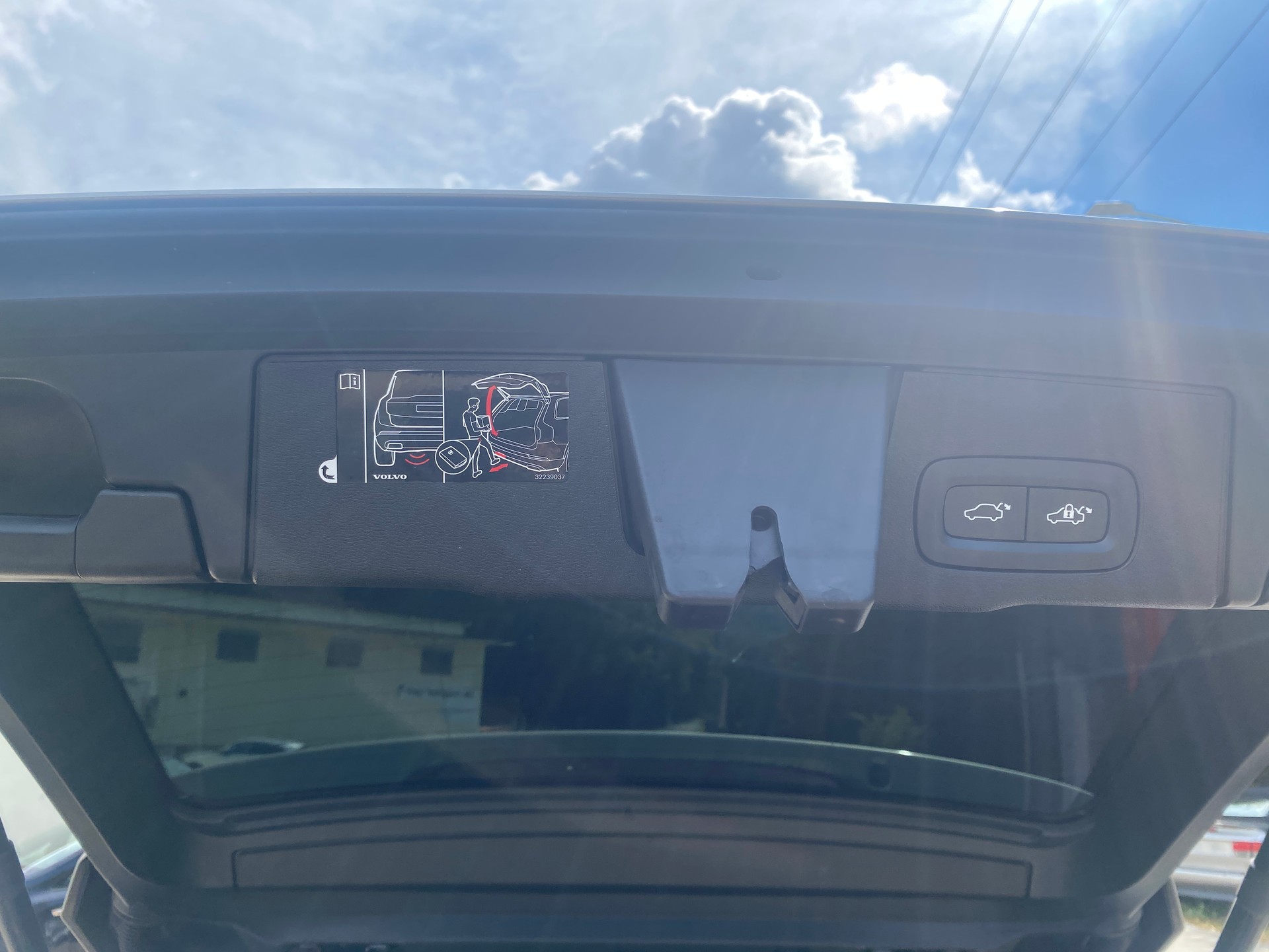 VOLVO XC60 B4 Diesel Mild Hybrid AWD Inscription Geartronic-image-13