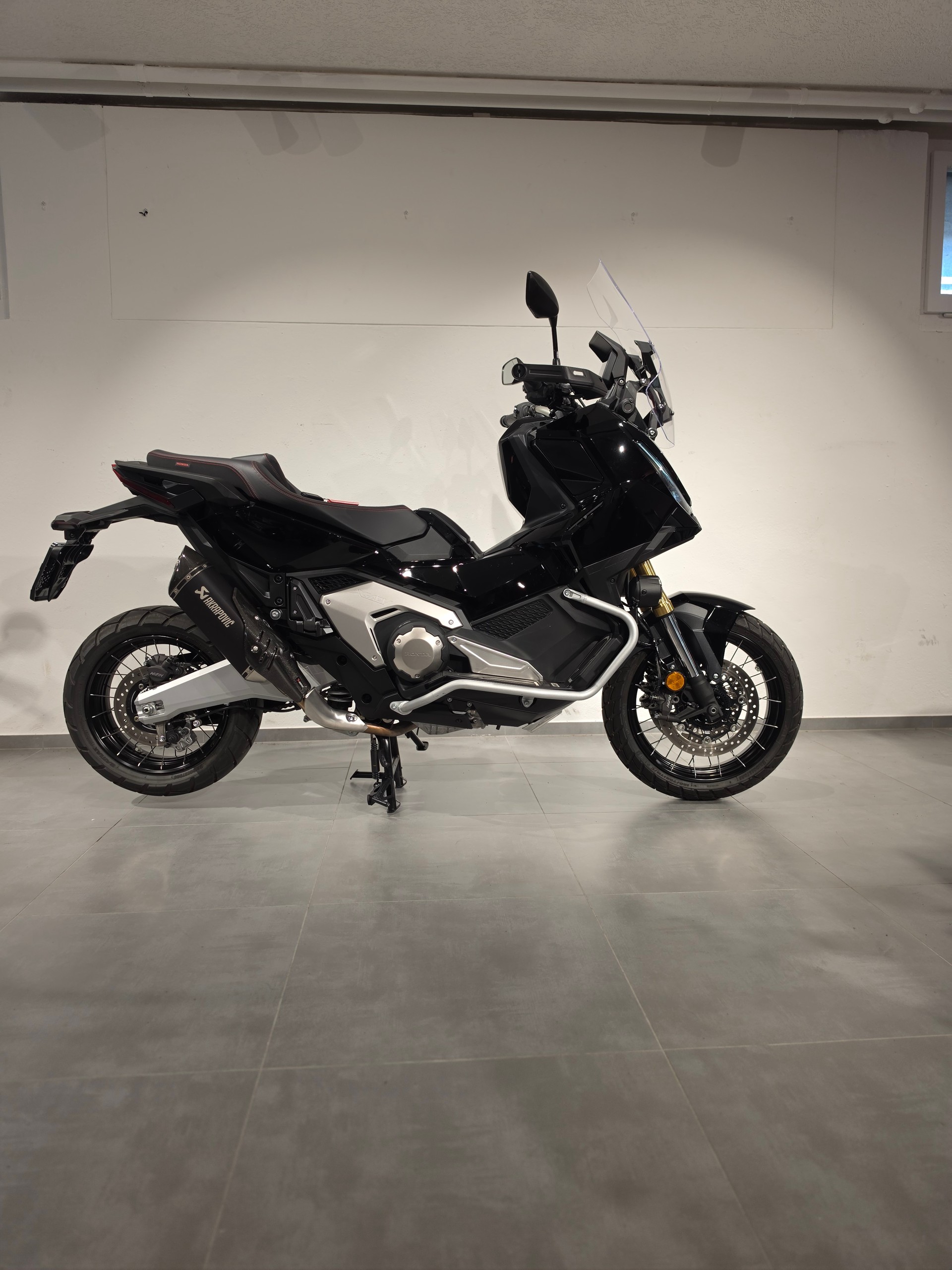 HONDA X-ADV 750-image-0