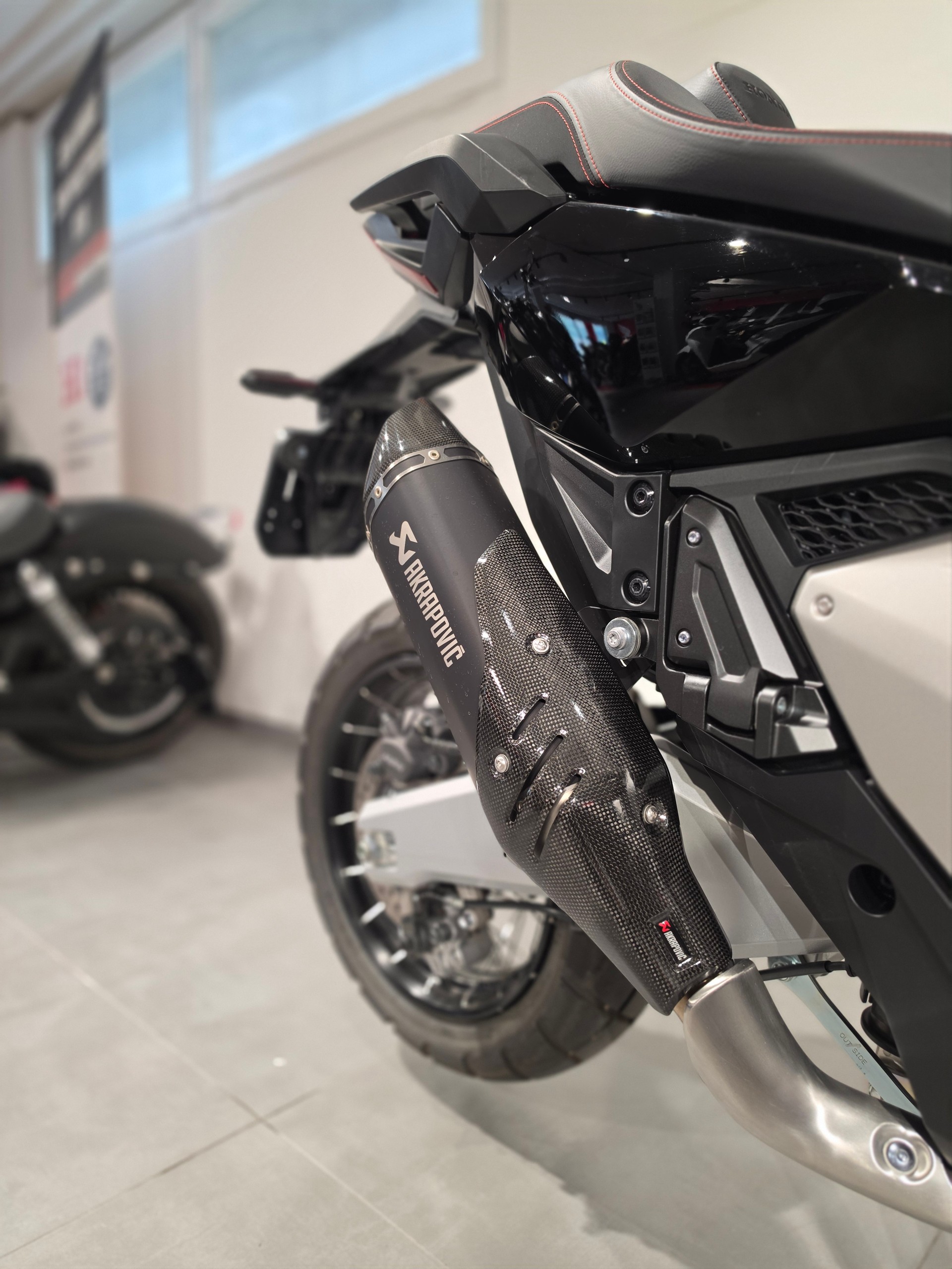 HONDA X-ADV 750-image-5
