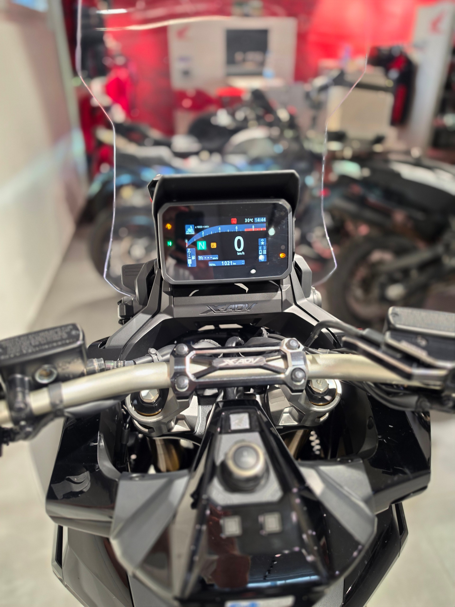 HONDA X-ADV 750-image-7