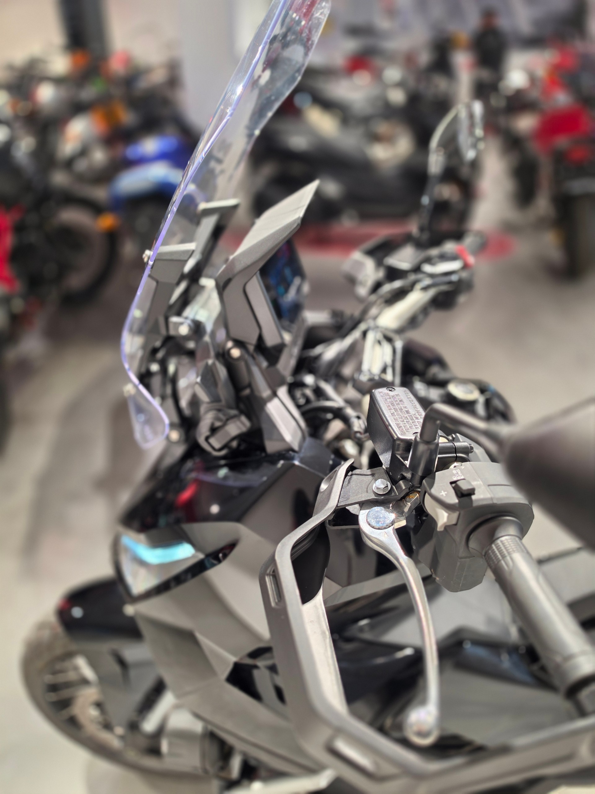 HONDA X-ADV 750-image-11