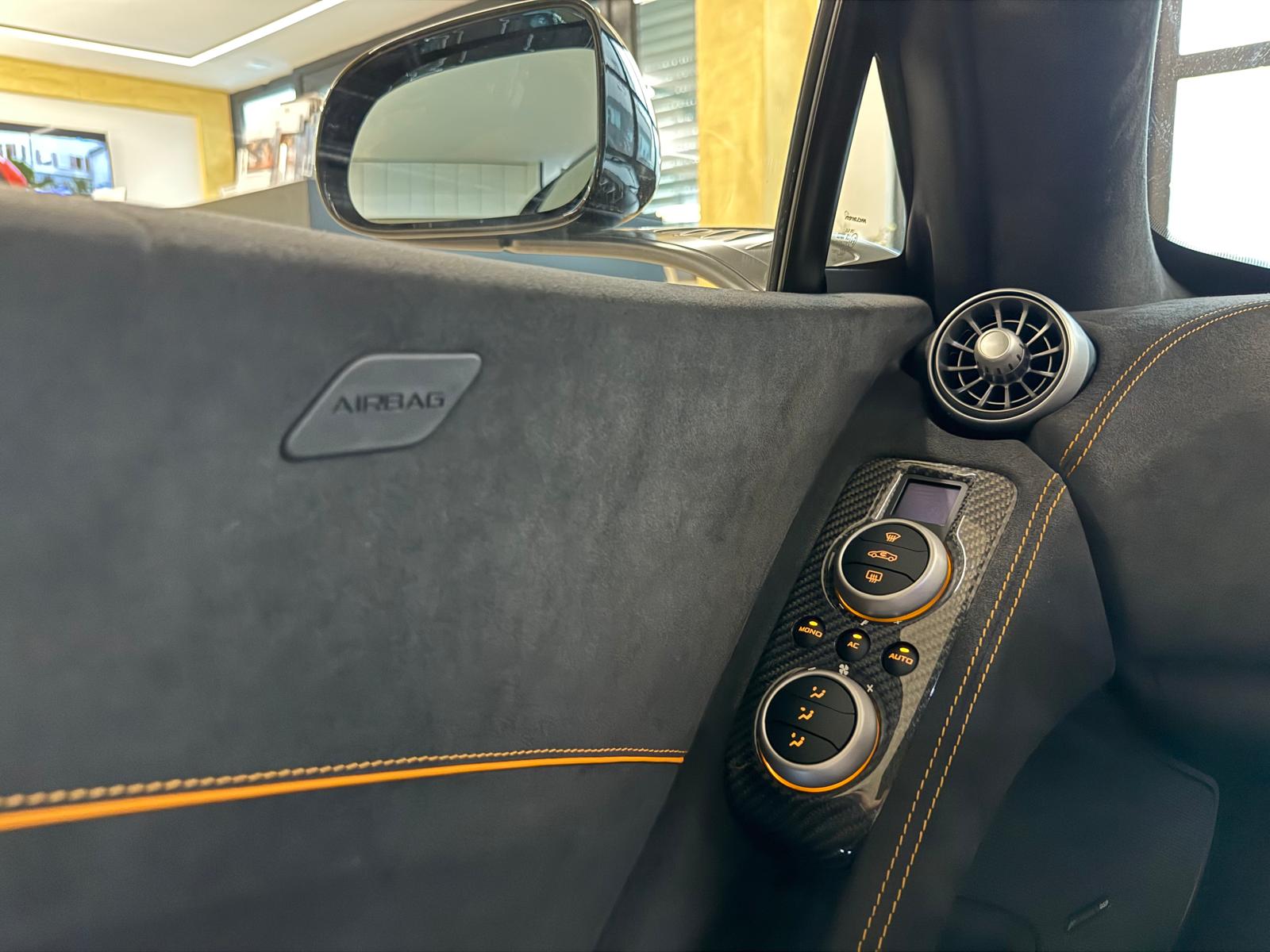 McLAREN 650S Spider 3.8 V8 SSG-image-13