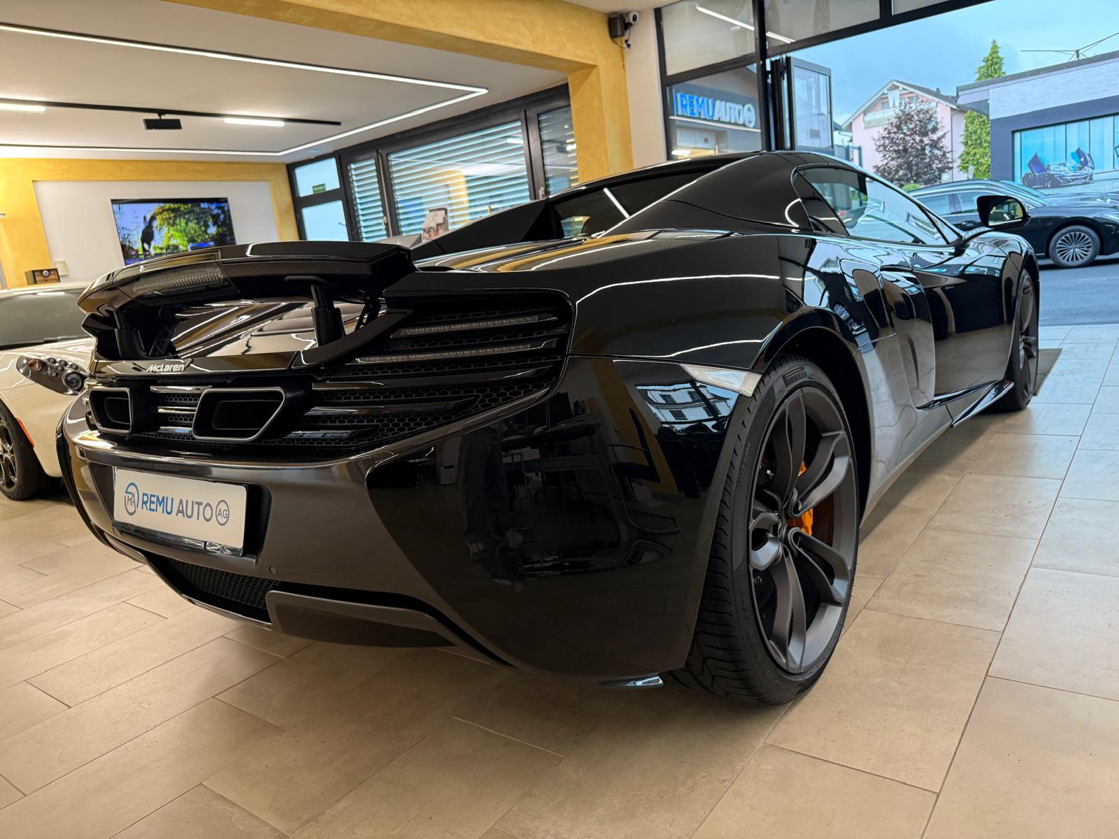 McLAREN 650S Spider 3.8 V8 SSG-showroom-element-2