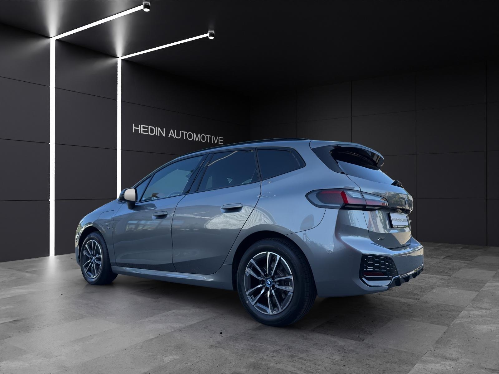 BMW 225e xDrive Active Tourer-showroom-element-3
