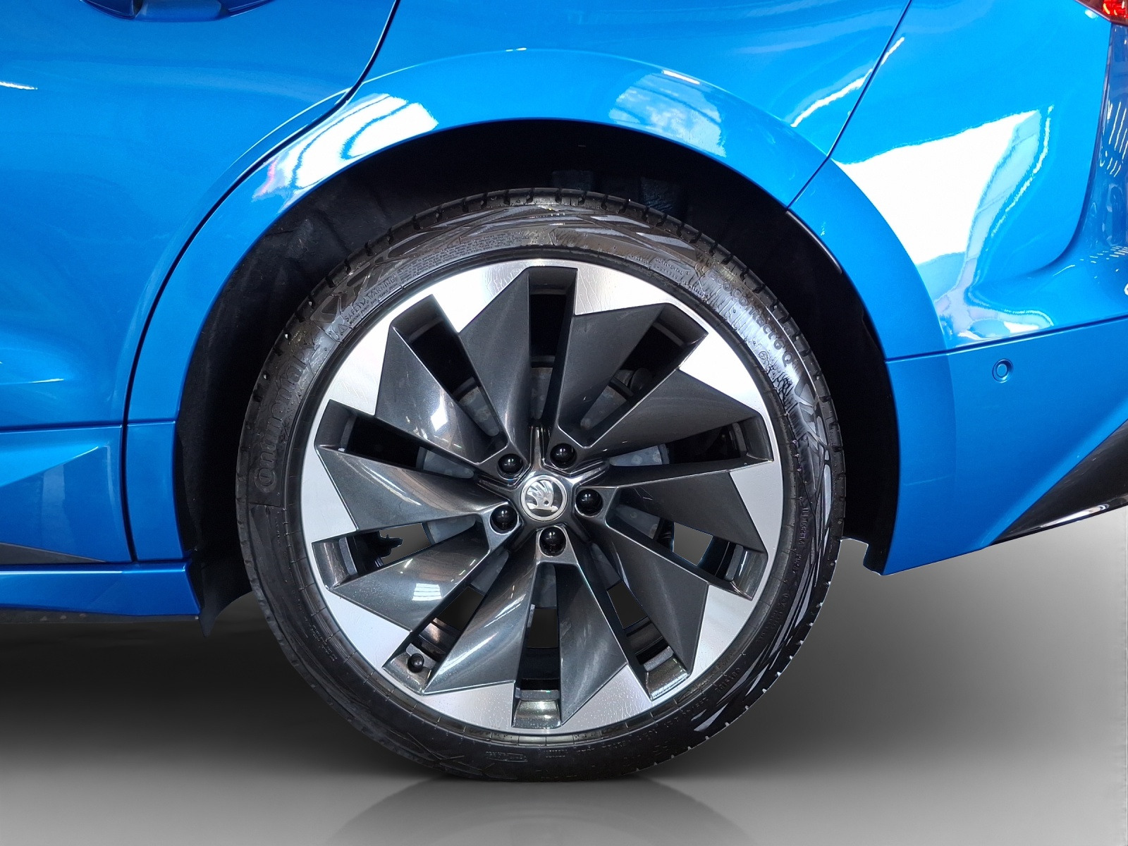 SKODA Enyaq iV 80x SportLine-image-13
