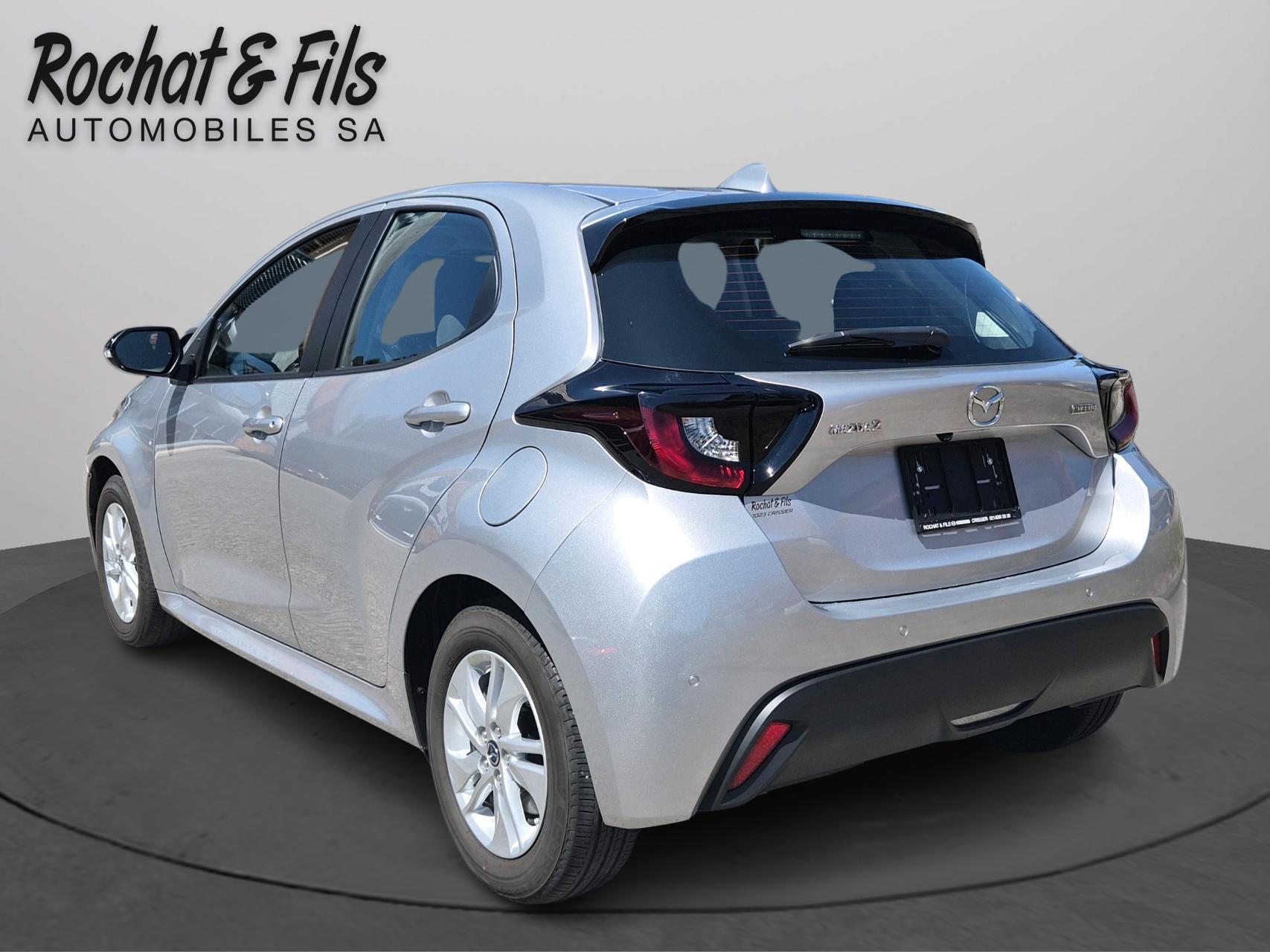 MAZDA 2 Hybrid Centre-line-showroom-element-2