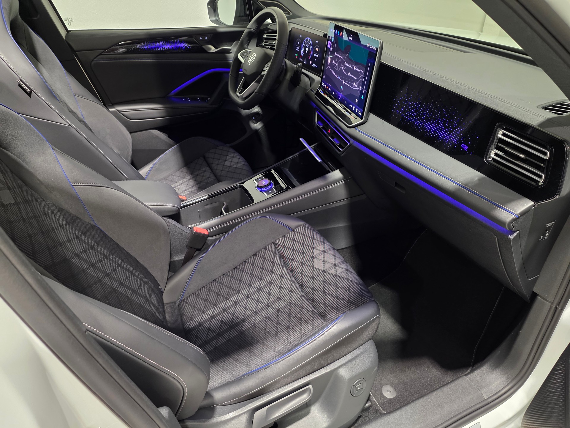 VW Tiguan 2.0 TSI DSG R-Line 4Motion mit Standheizung-image-26