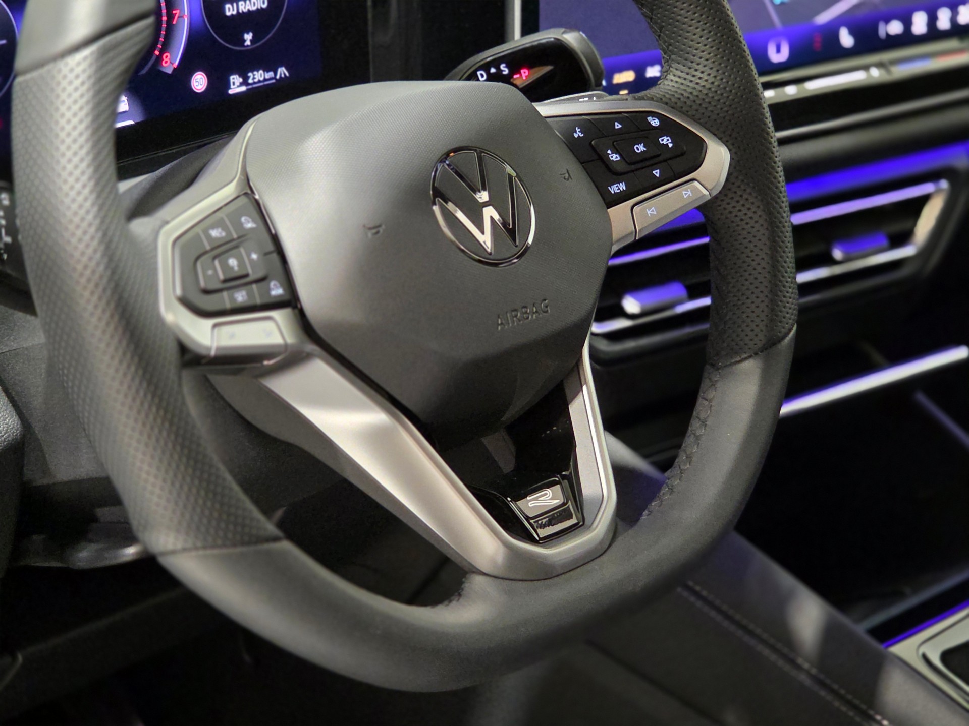 VW Tiguan 2.0 TSI DSG R-Line 4Motion mit Standheizung-image-7