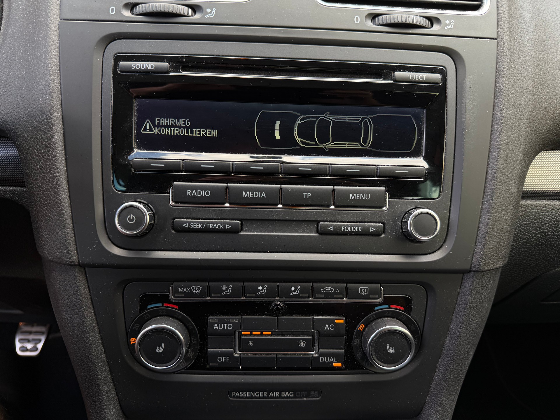 VW Golf 1.4 TSI Comfortline Style Edition*Frisch ab Service&MFK*Sitzheizung*Parksensoren*8-Fach Räder*Top Gepflegt*-image-13