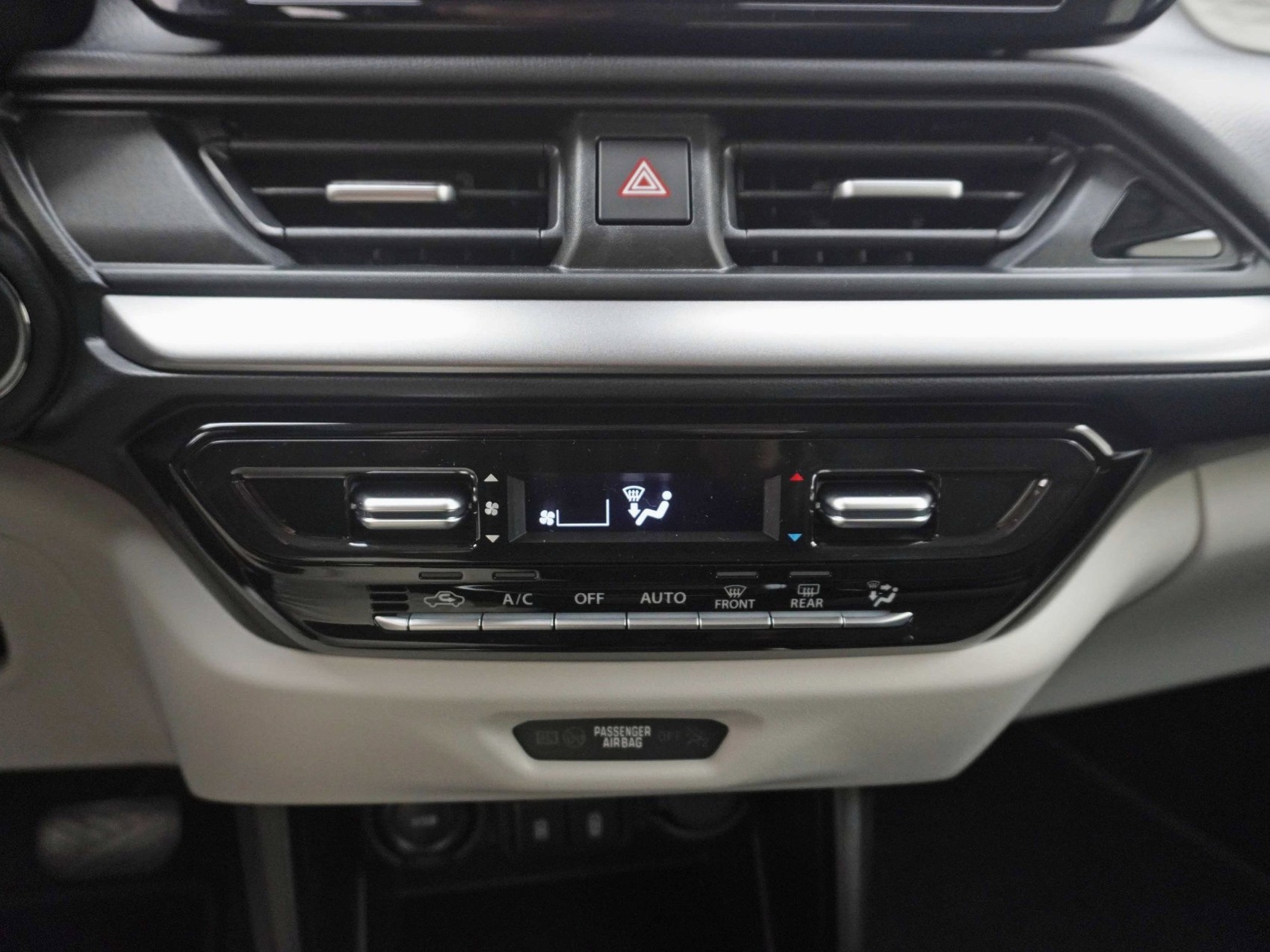 SUZUKI Swift 1.2 Compact Top Hybrid-image-15