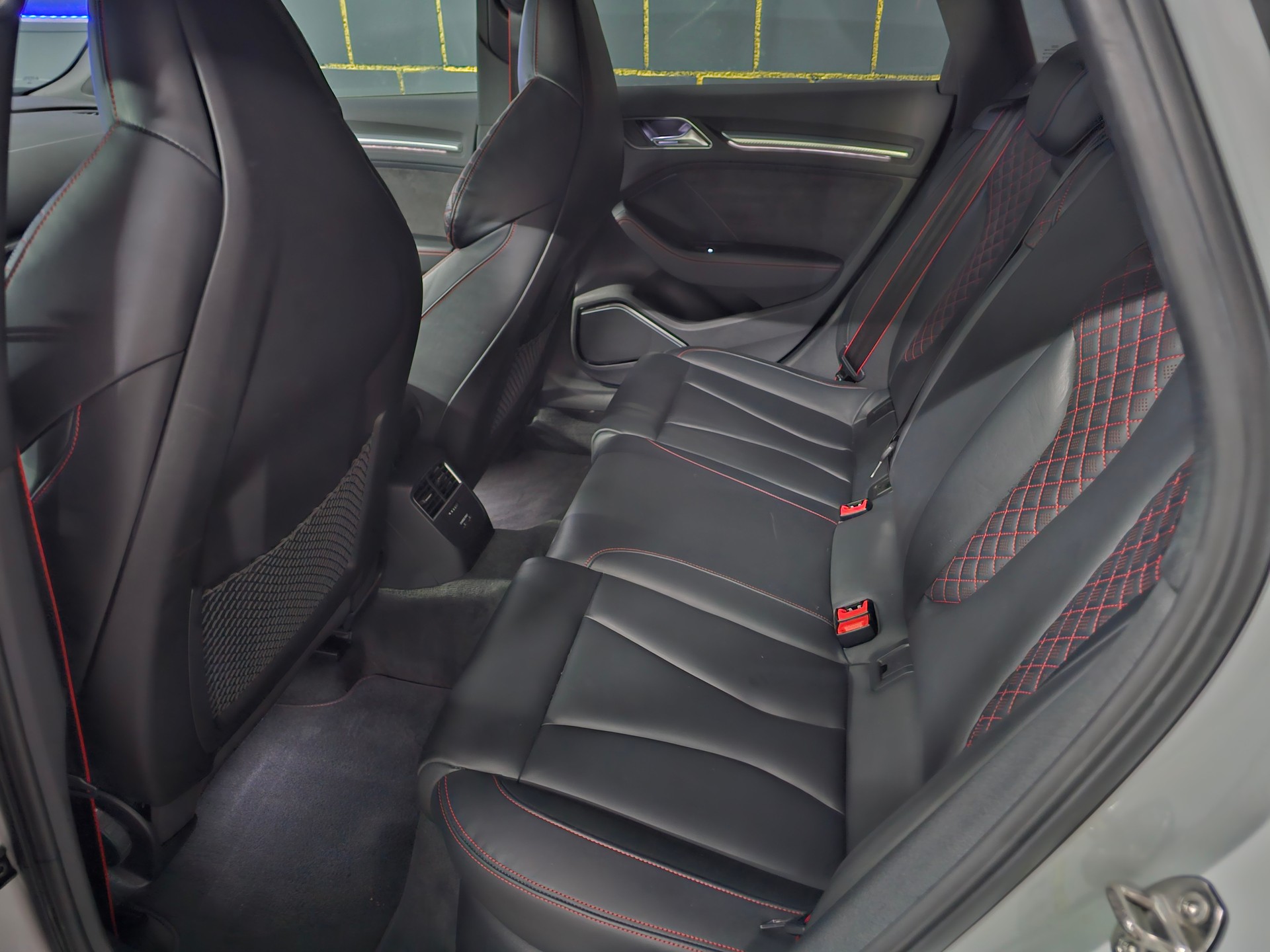 AUDI RS3 Sportback 2.5 TSI quattro S-tronic-image-12
