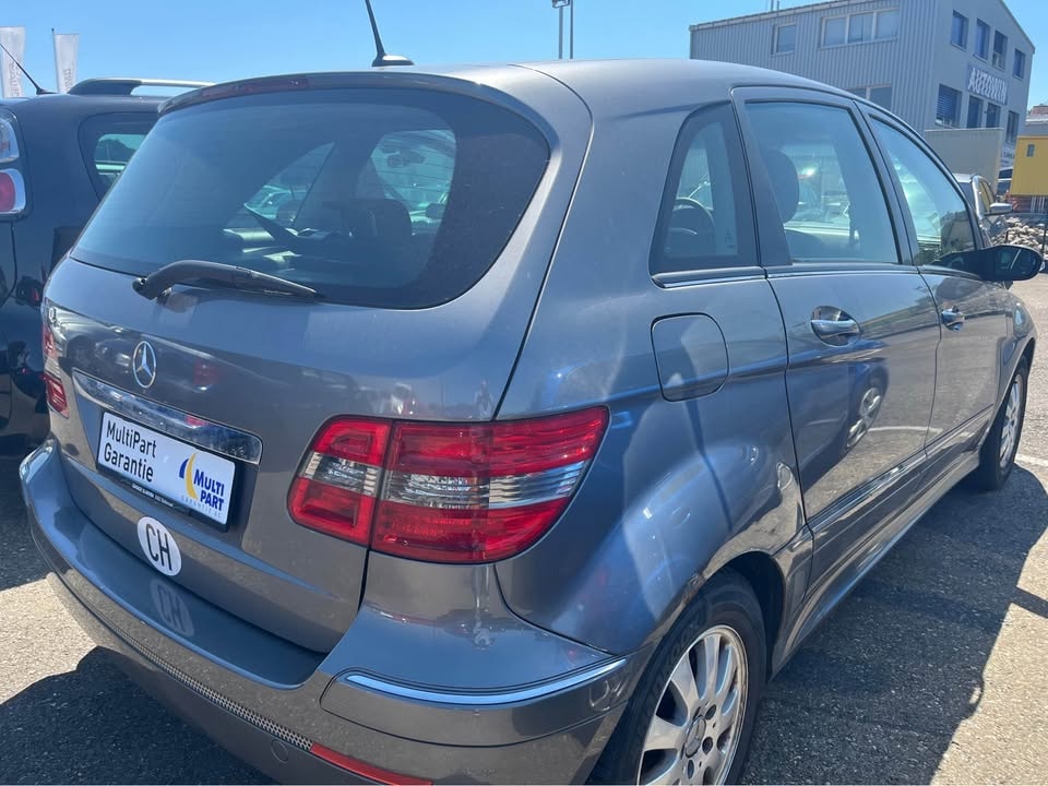 MERCEDES-BENZ B 170-image-4