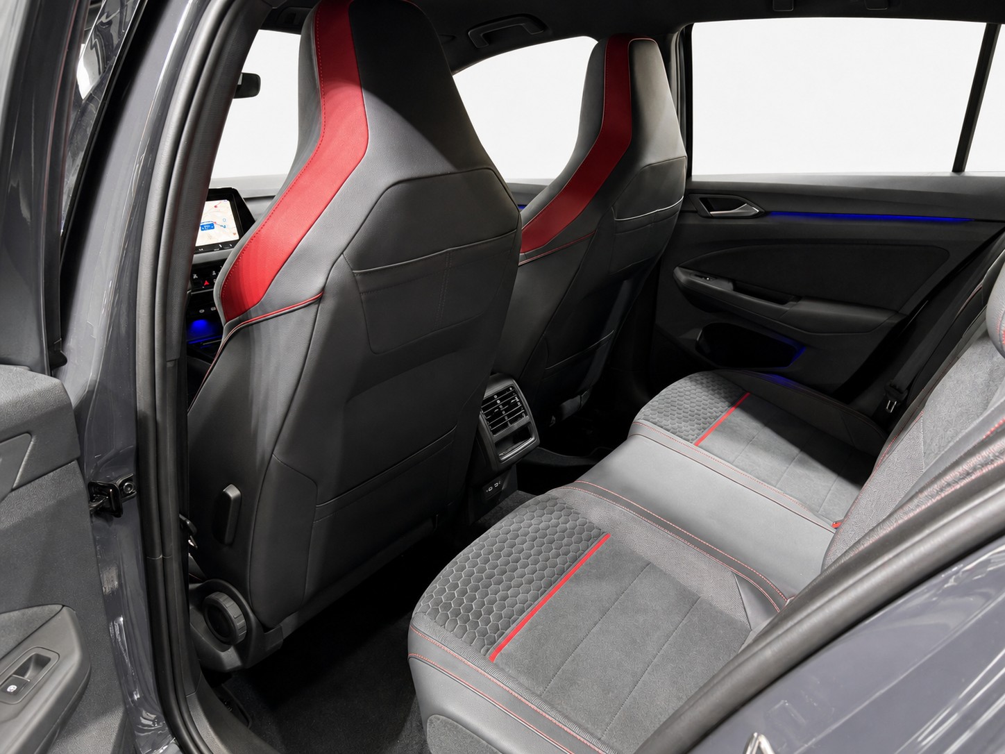 VW Golf 2.0 TSI GTI Clubsport DSG *Uranograu *-image-12