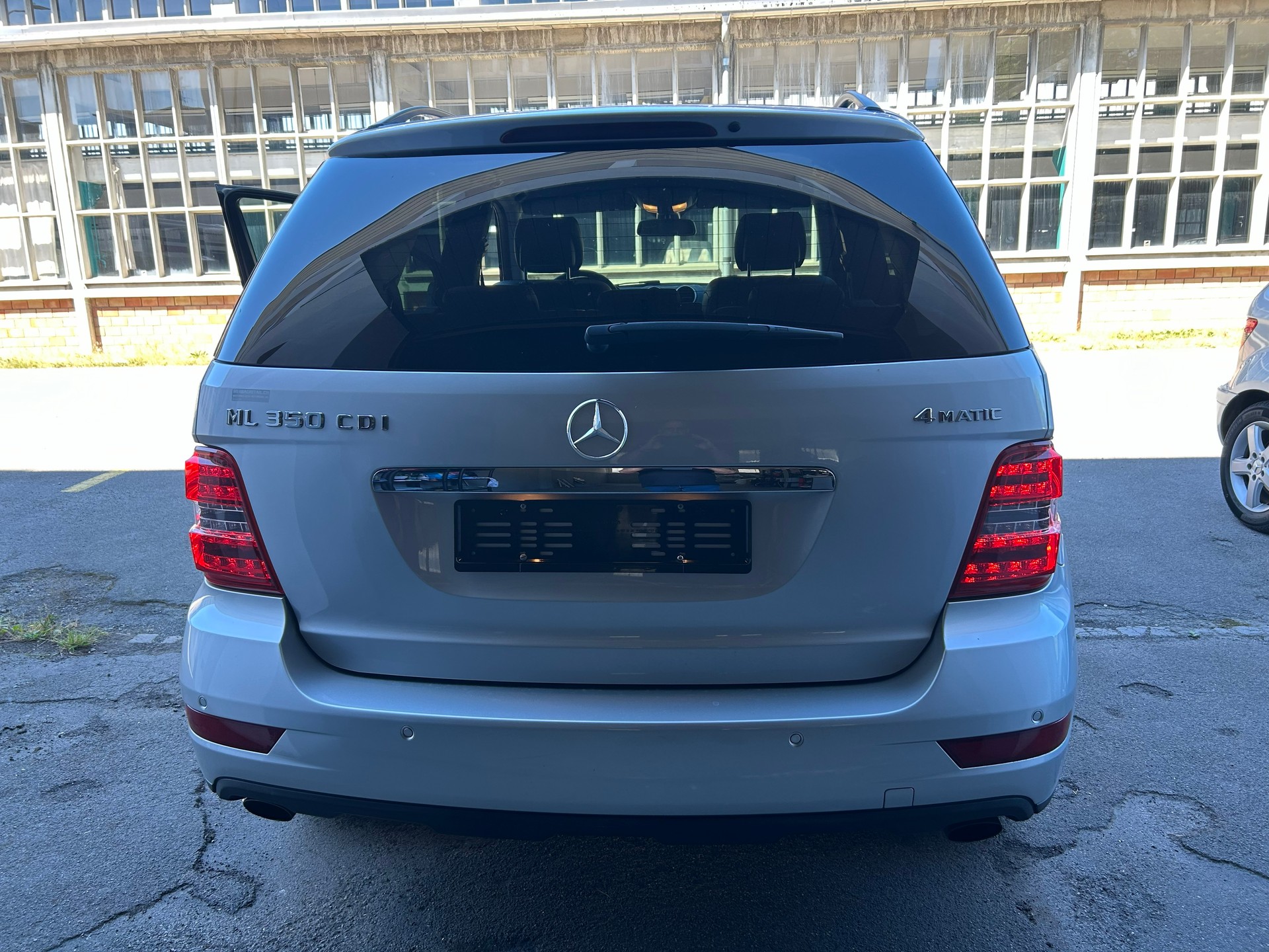 MERCEDES-BENZ ML 350 CDI-image-10