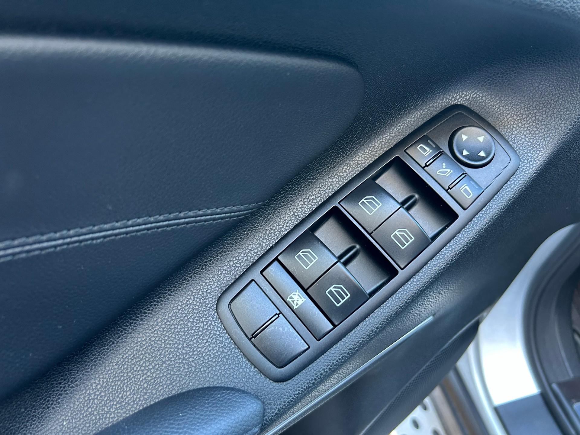 MERCEDES-BENZ ML 350 CDI-image-15