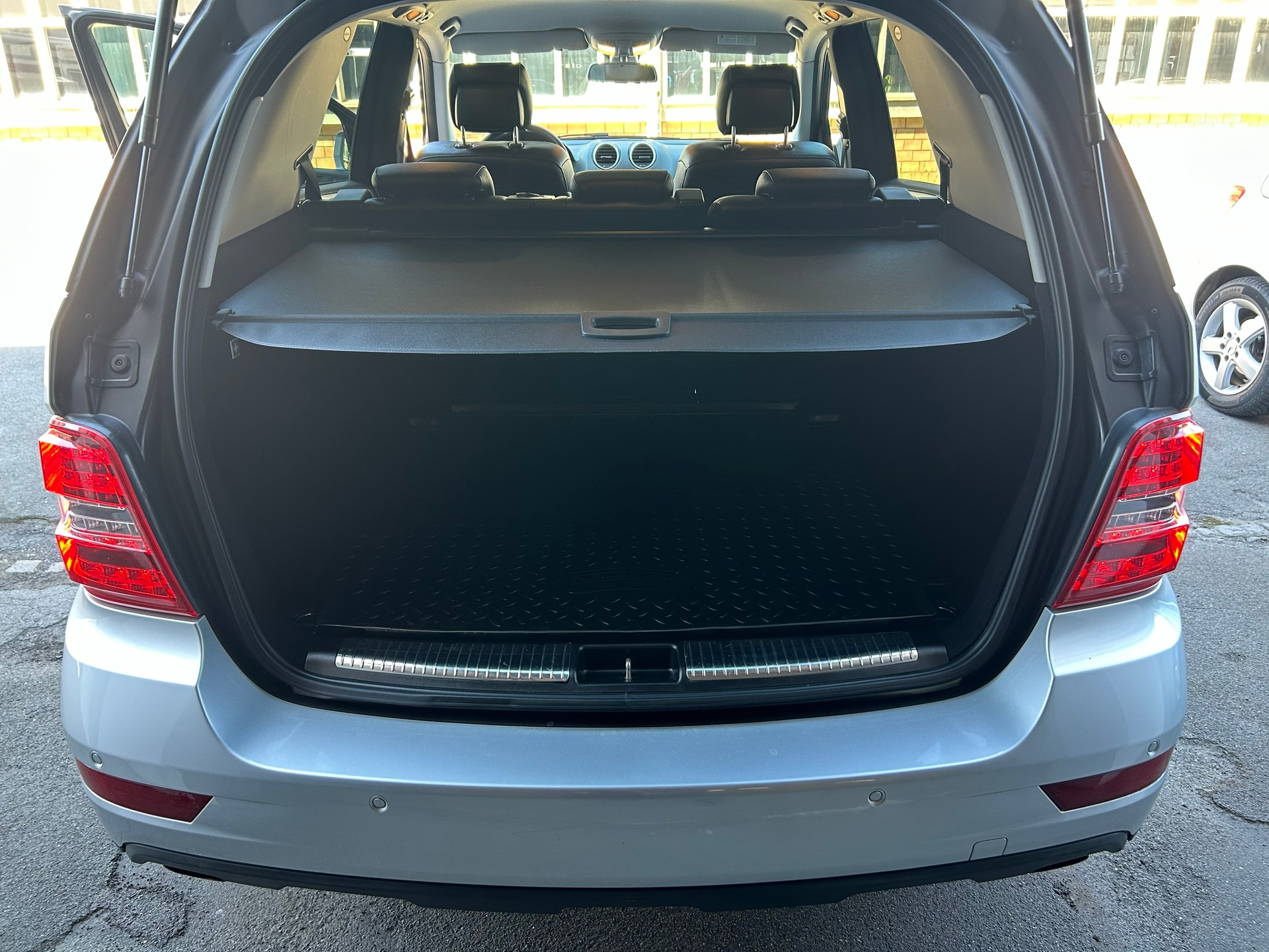 MERCEDES-BENZ ML 350 CDI-image-9