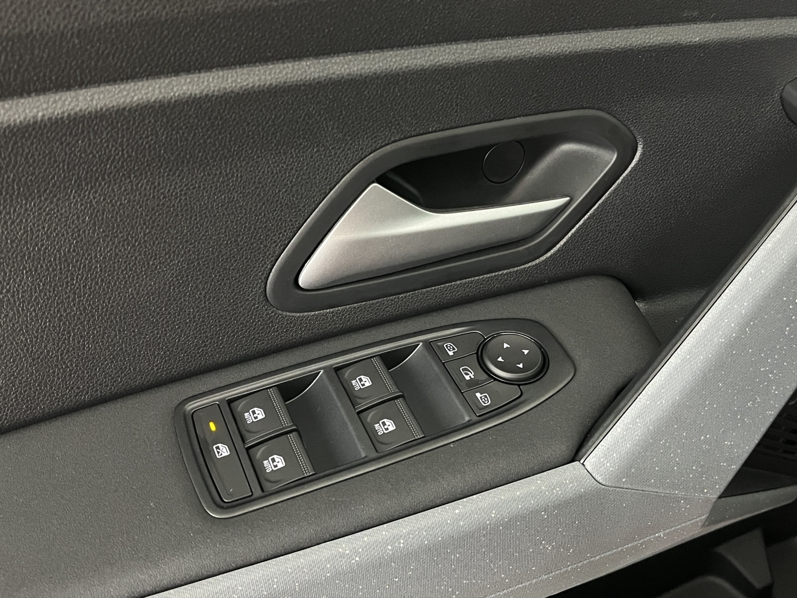 DACIA Bigster 1.2 Hybrid Journey 4WD-image-12