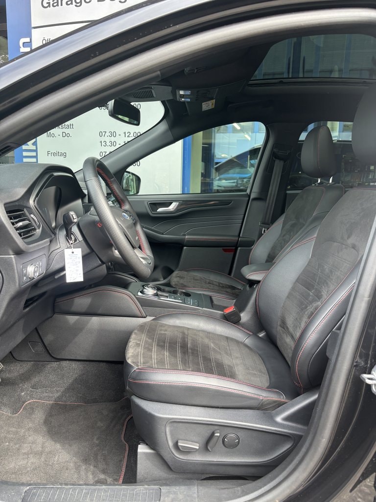 FORD Kuga 2.5 Plug-in Hybrid ST-Line X-showroom-element-3