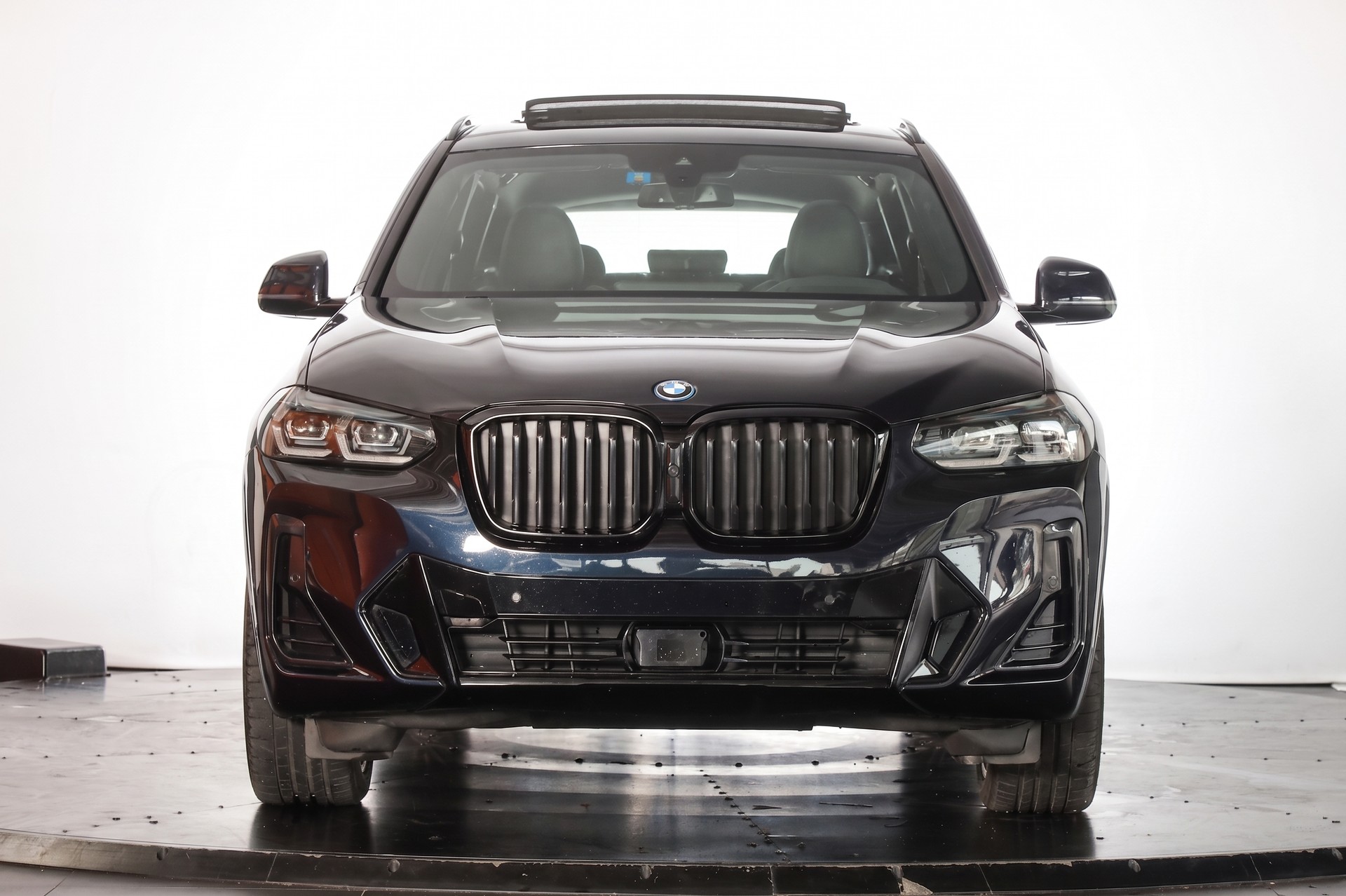 BMW X3 xDrive 30e M Sport Carbonschwarz * Attelage * Driving Assistant Pro-showroom-element-1