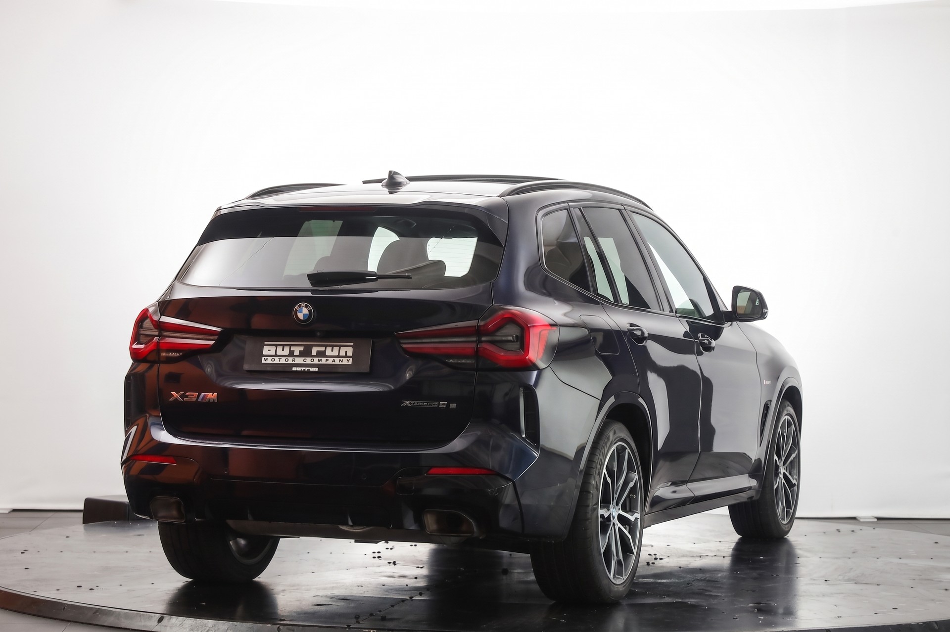 BMW X3 xDrive 30e M Sport Carbonschwarz * Attelage * Driving Assistant Pro-showroom-element-3