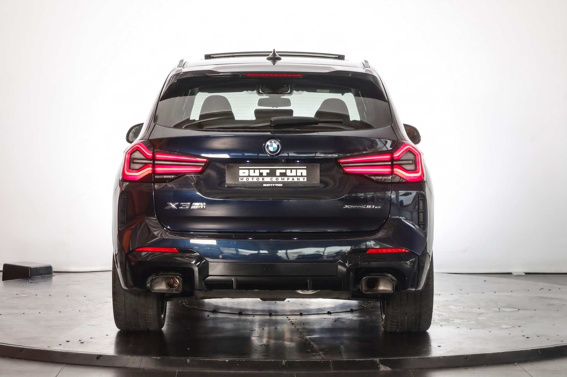 BMW X3 xDrive 30e M Sport Carbonschwarz * Attelage * Driving Assistant Pro-showroom-element-2