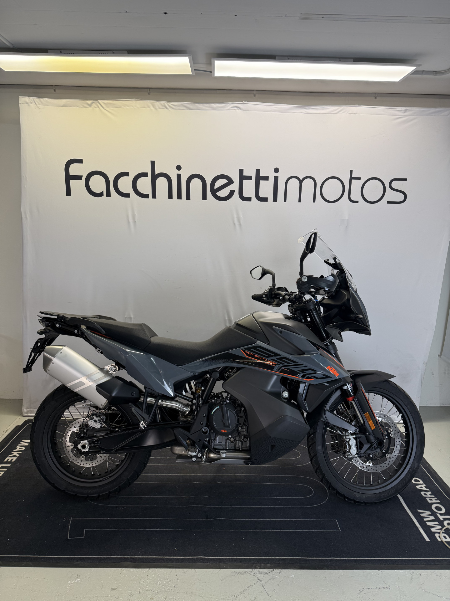 KTM 890 Adventure-image-0